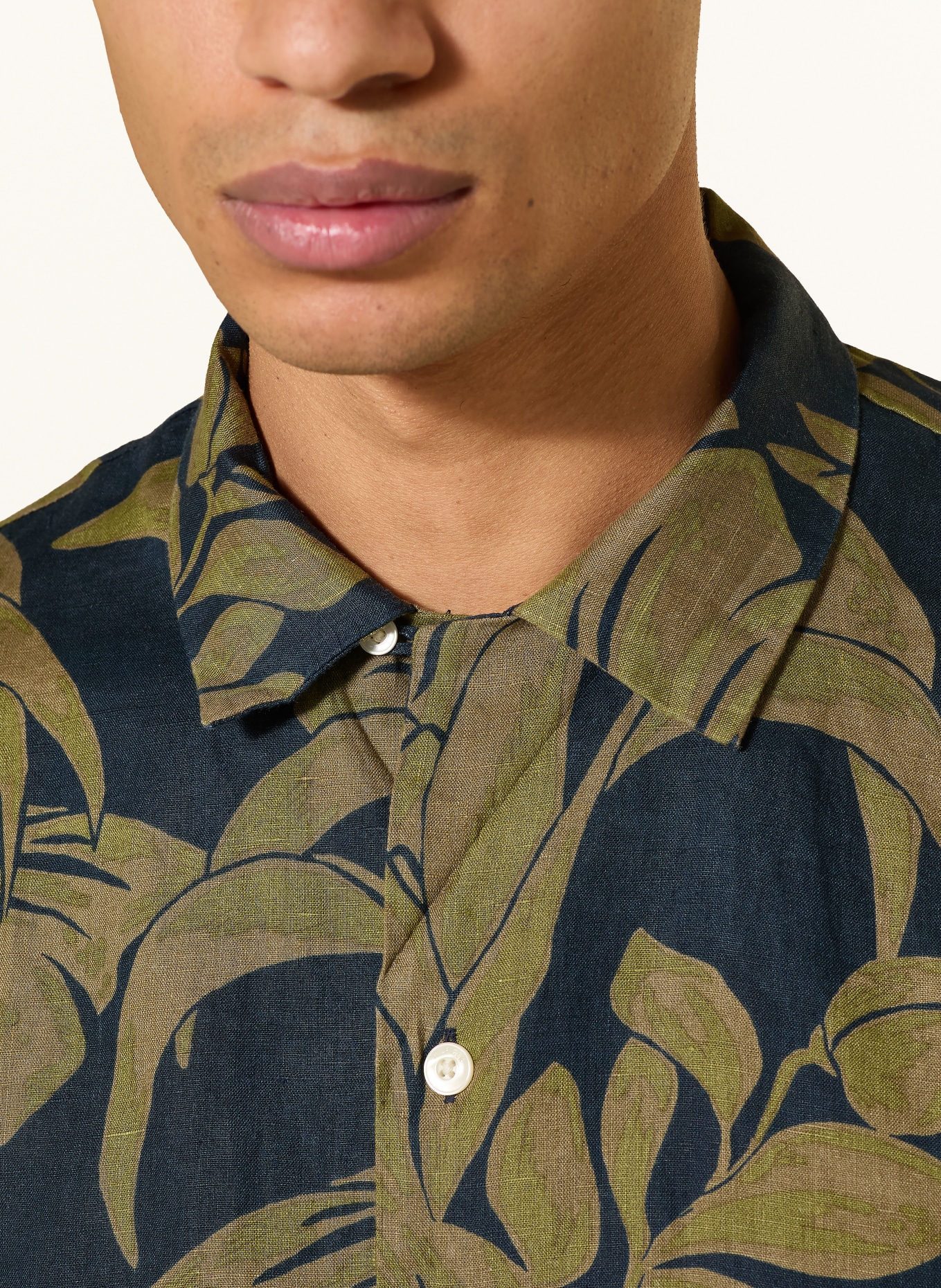 TOMMY HILFIGER Resorthemd Regular Fit aus Leinen: DUNKELBLAU / OLIV