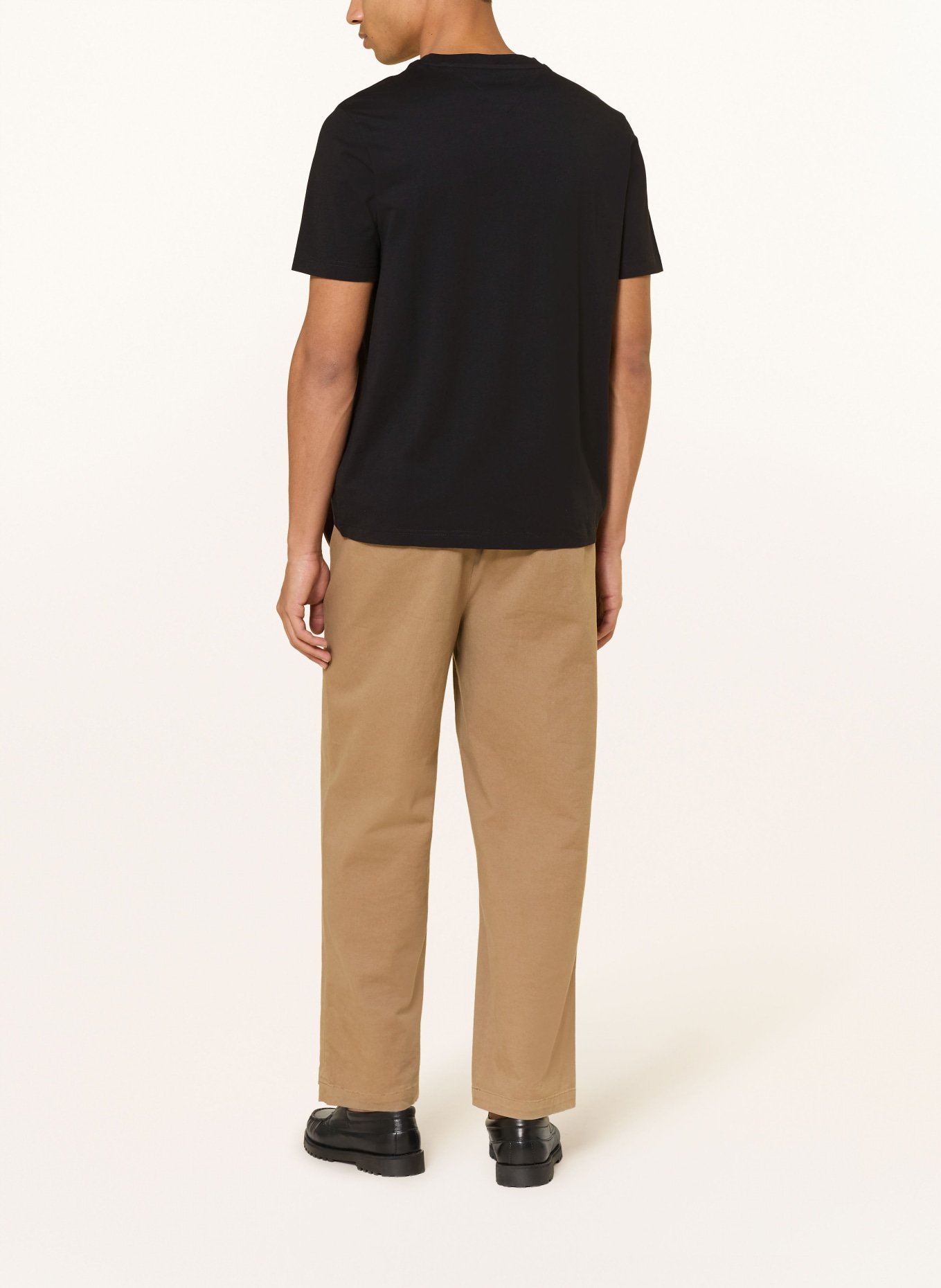 TOMMY HILFIGER T-Shirt: SCHWARZ