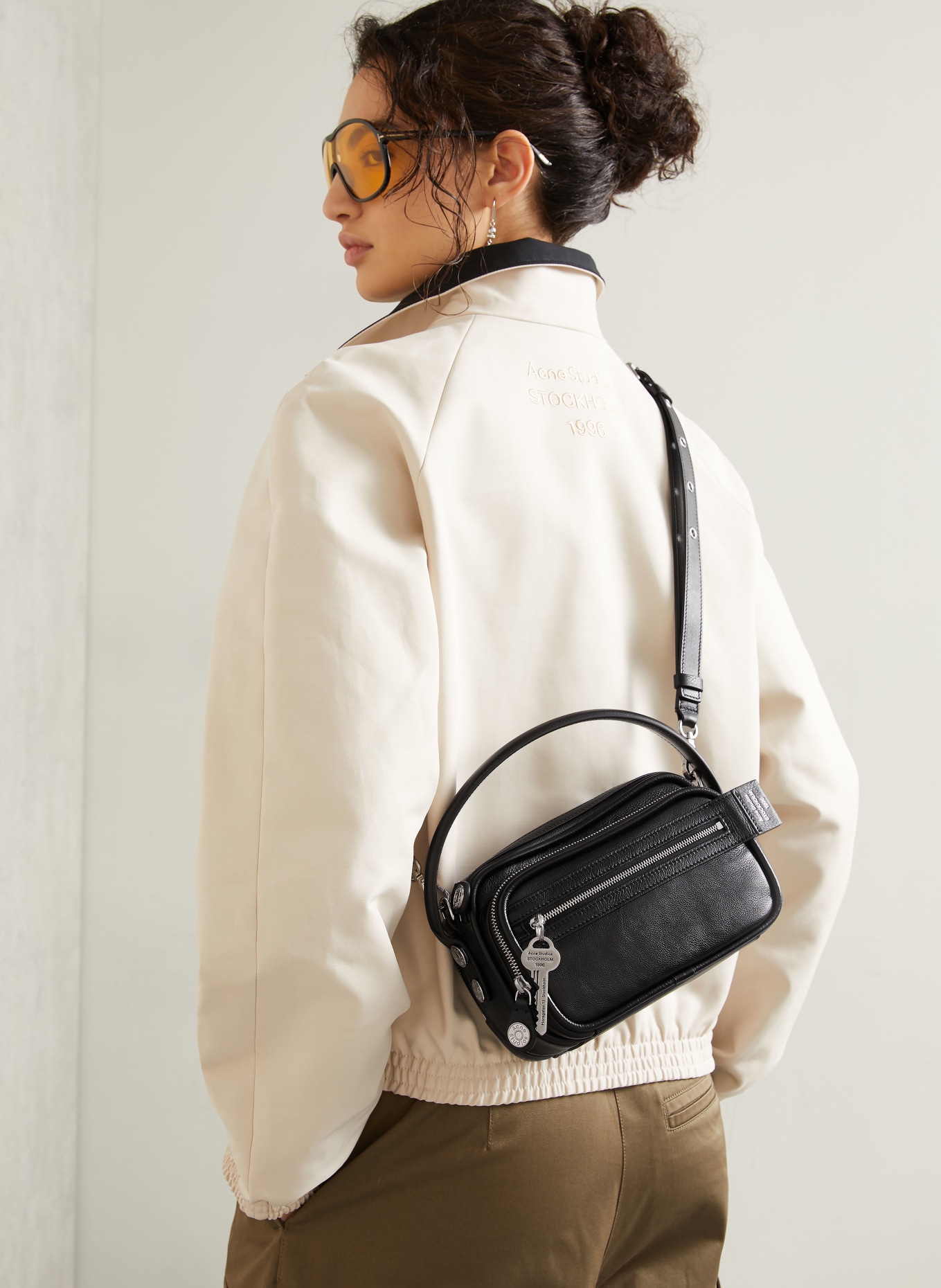 Acne Studios Sac à main CAMERO: NOIR