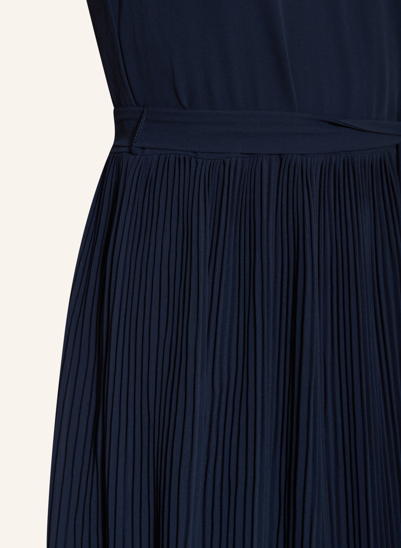 s.Oliver RED Kleid mit Plissees: DUNKELBLAU