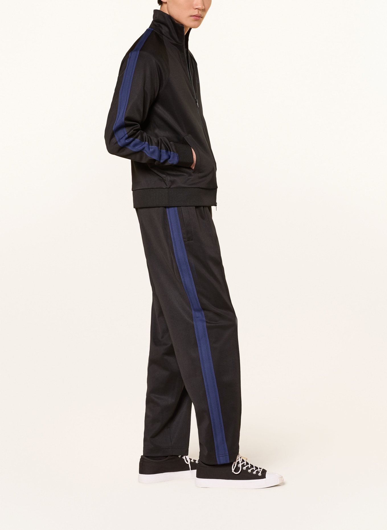 FRED PERRY Track Pants mit Galonstreifen: SCHWARZ / DUNKELBLAU
