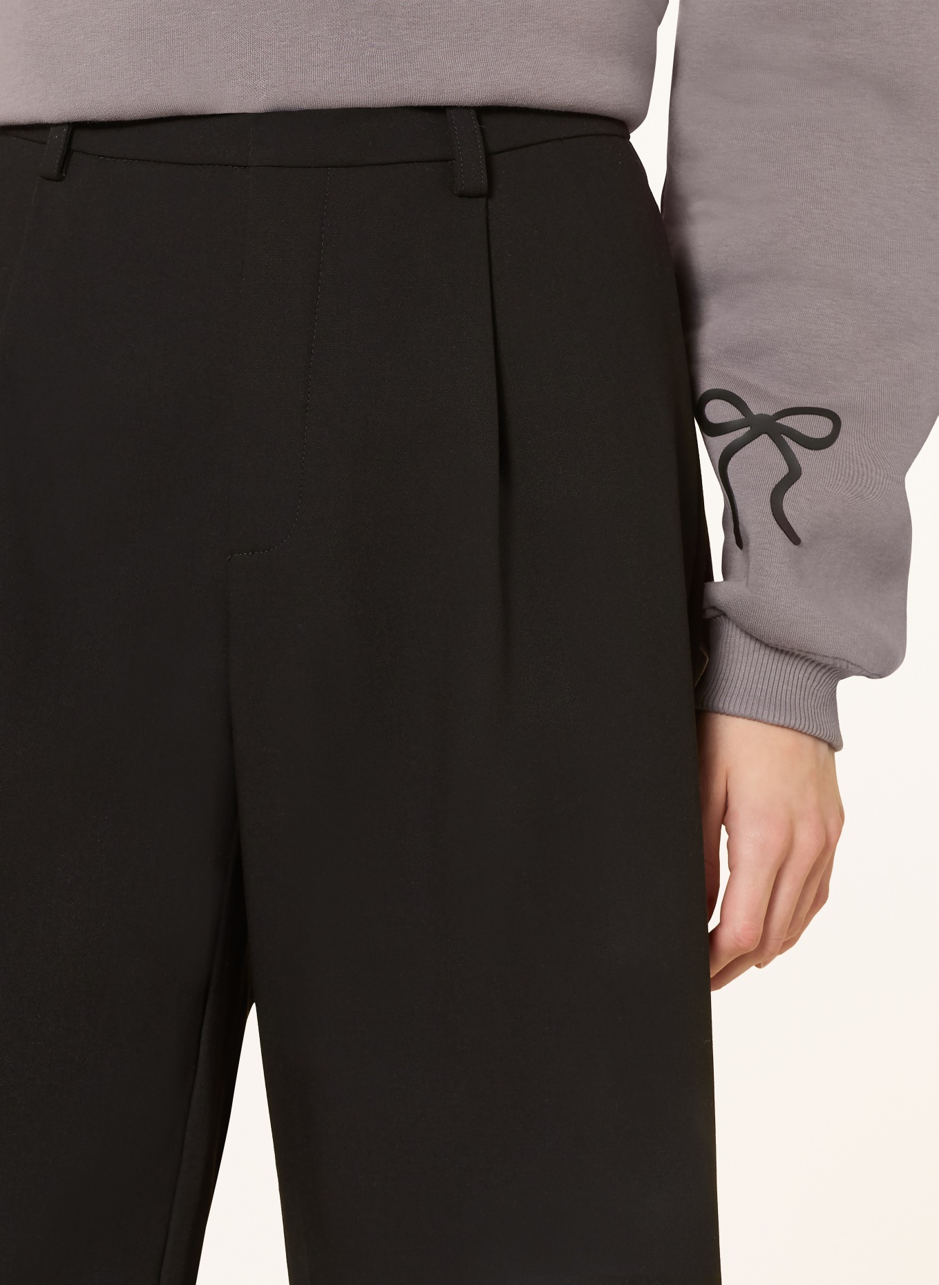 SOFIE SCHNOOR Bermuda shorts ELSYSW: BLACK