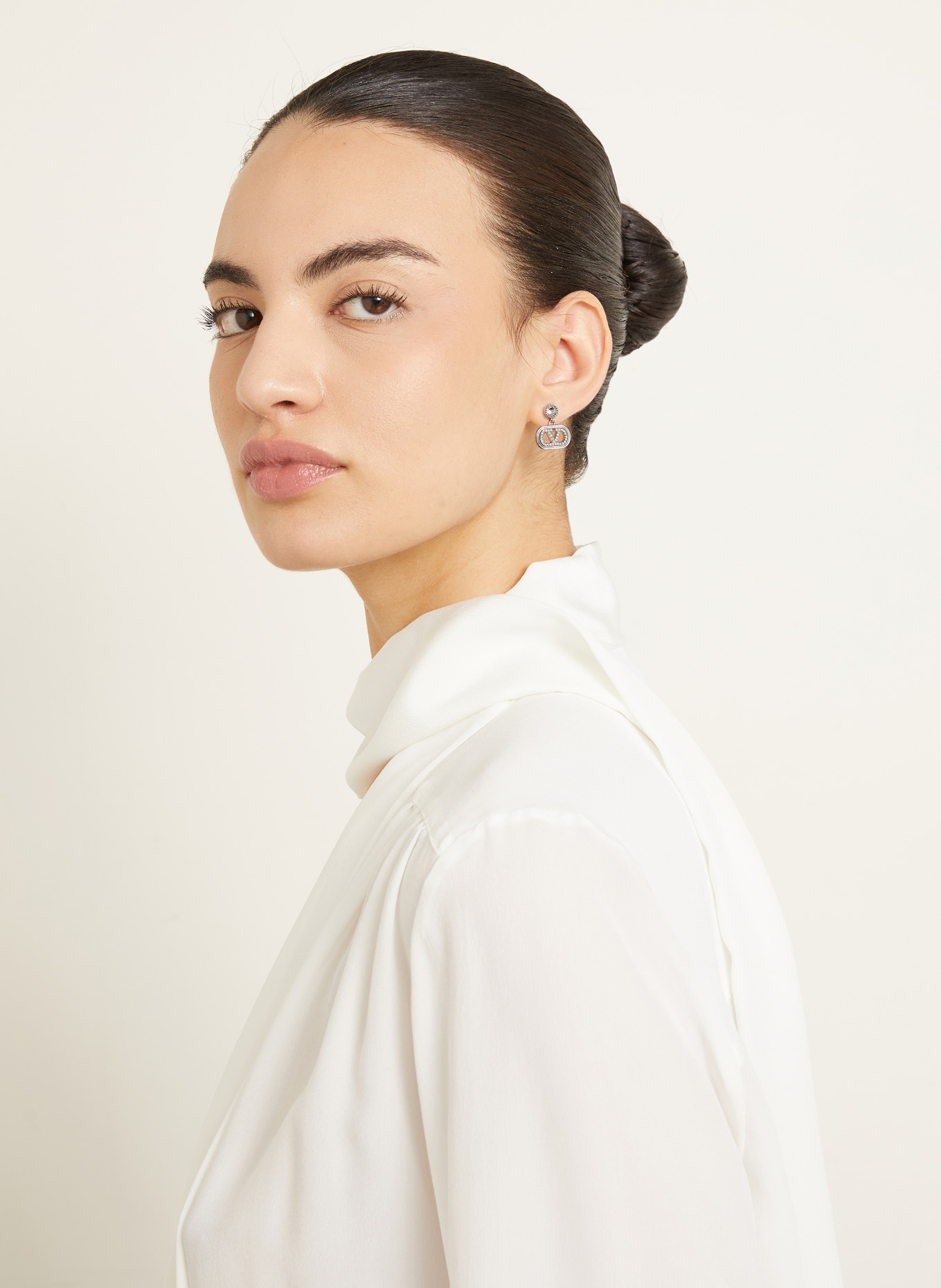 VALENTINO GARAVANI Ohrhänger VLOGO mit Swarovski Kristallen: SILBER / WEISS