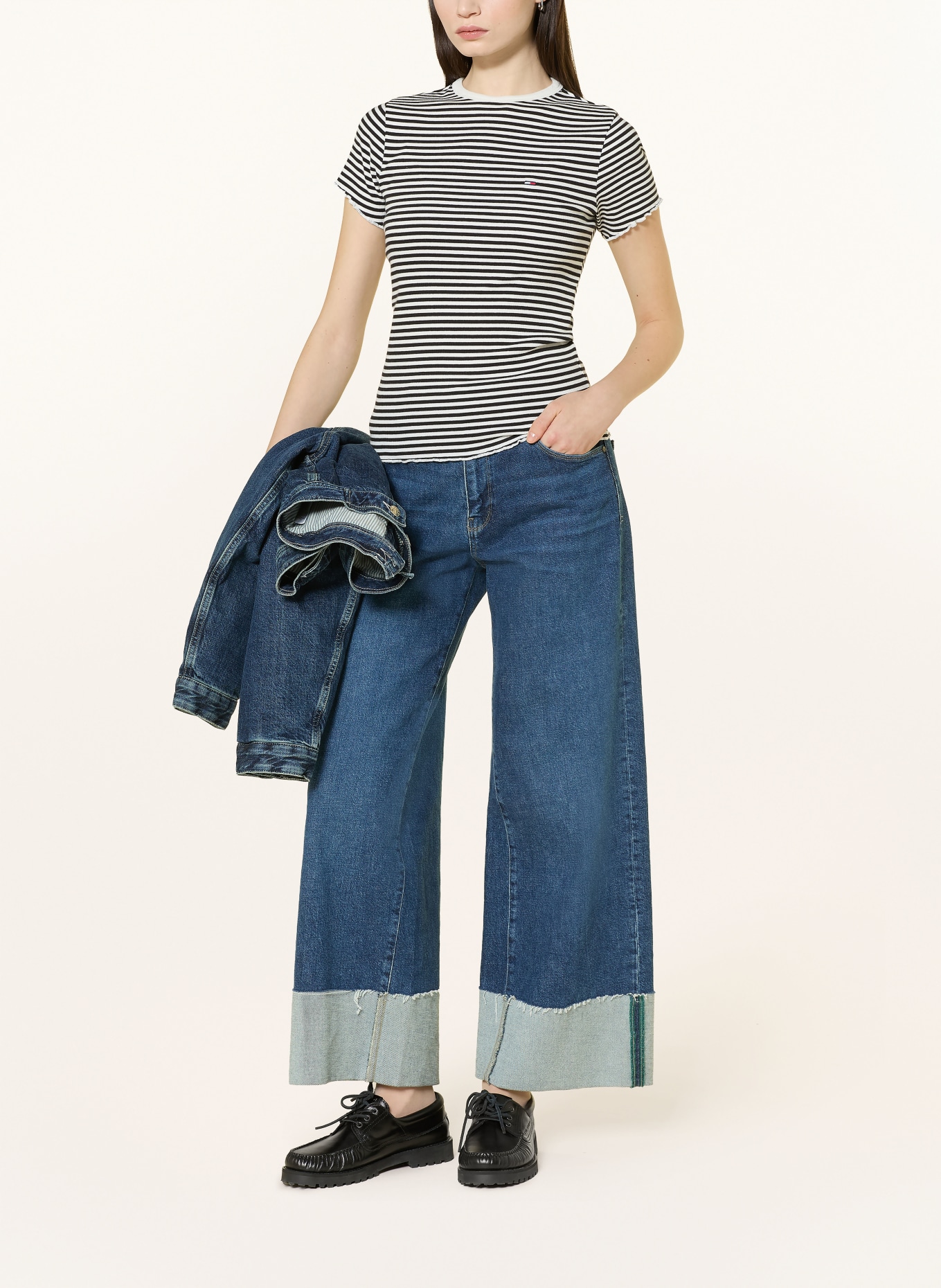 TOMMY JEANS tričko: BÍLÁ / ČERNÁ