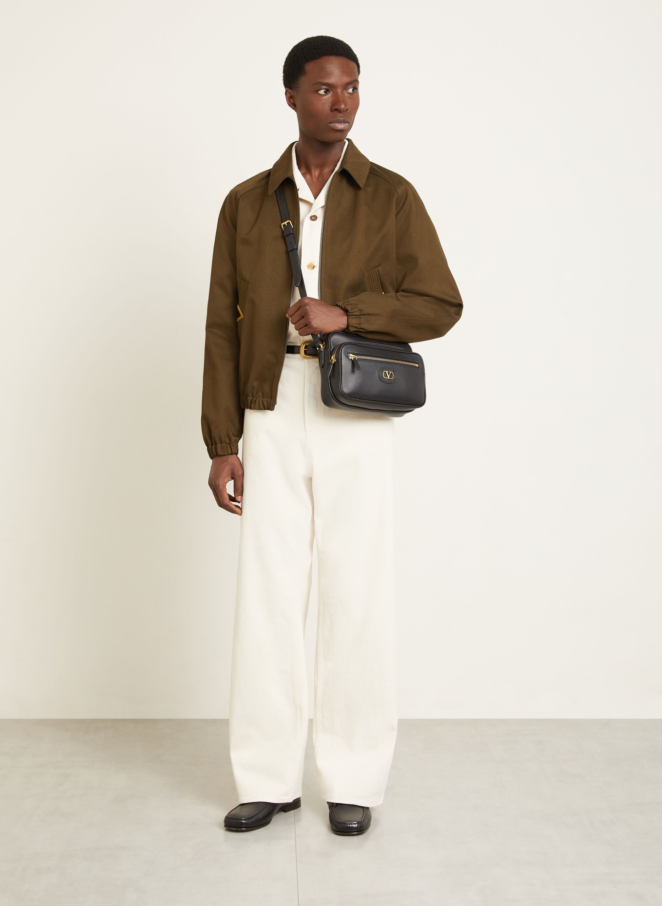 VALENTINO GARAVANI Sac à bandoulière ANTIBES: NOIR / OR