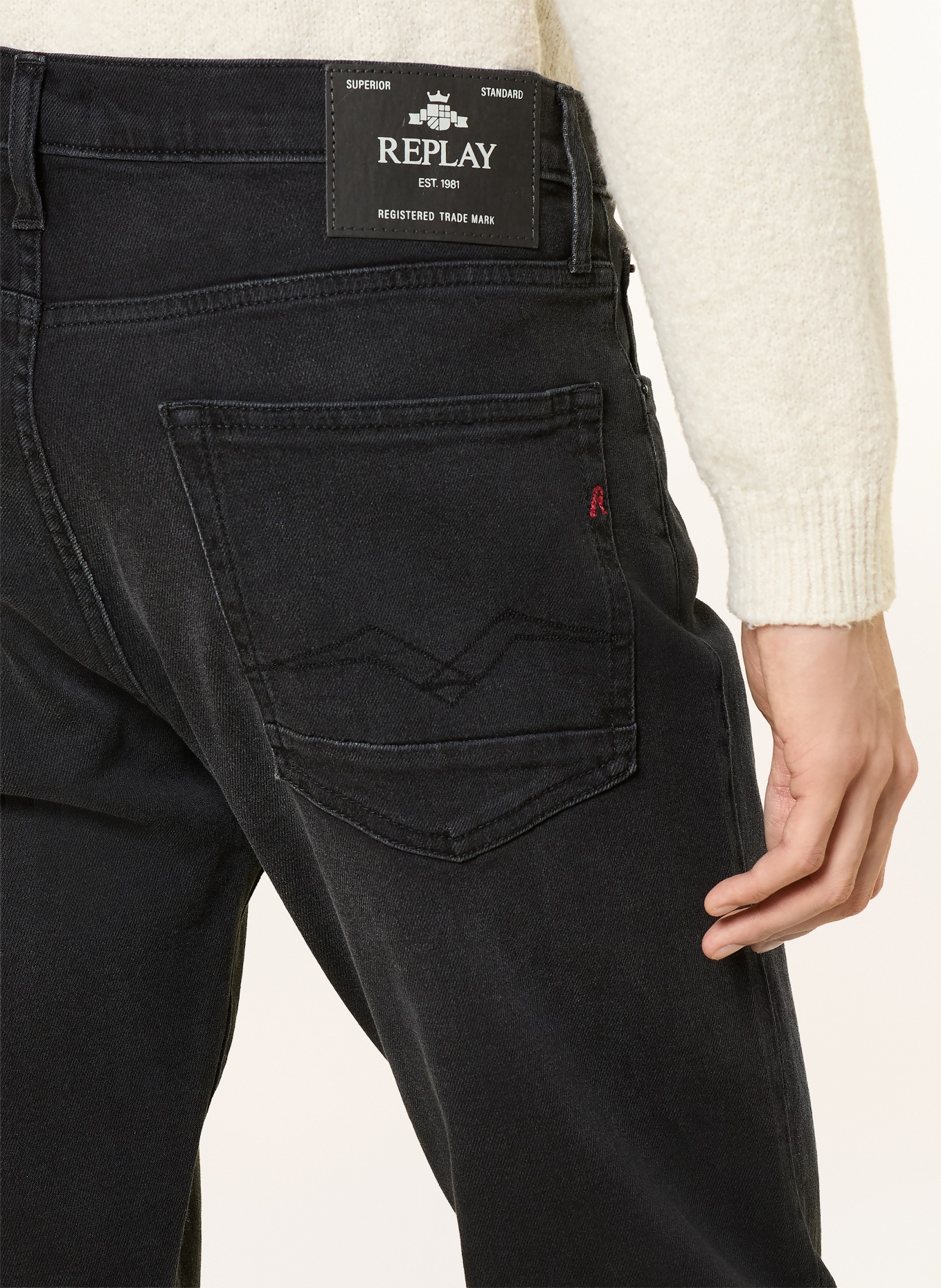 REPLAY Straight Fit Jeans: 099 BLACK DELAVÈ