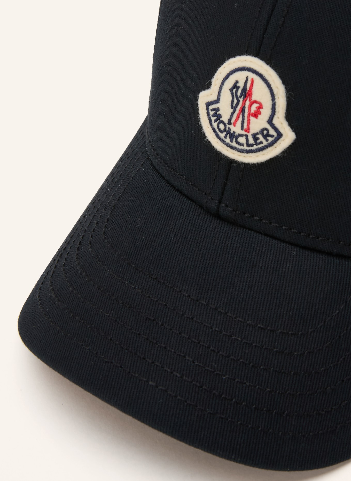 MONCLER čepice: ČERNÁ