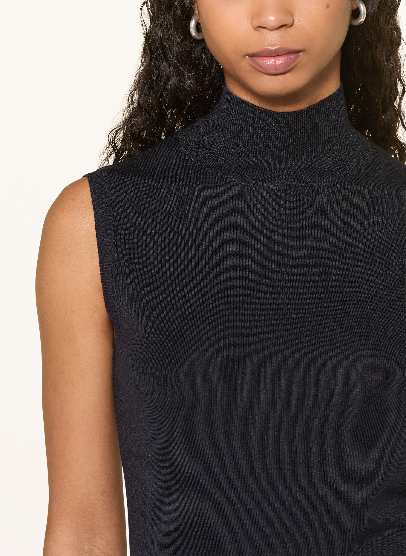 windsor. pletený top: TMAVĚ MODRÁ