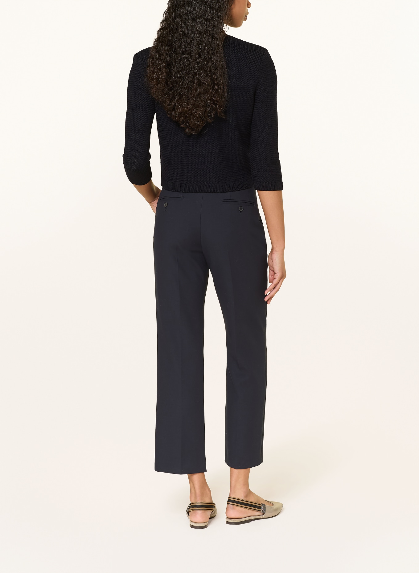 windsor. svetr: TMAVĚ MODRÁ