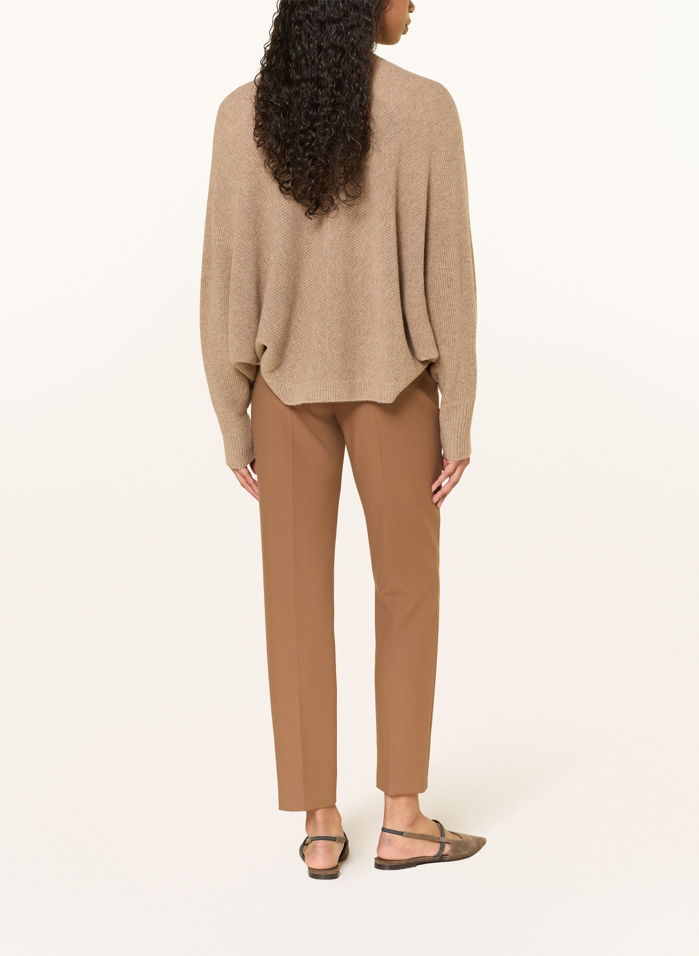 windsor. Knitted cashmere cover: BEIGE