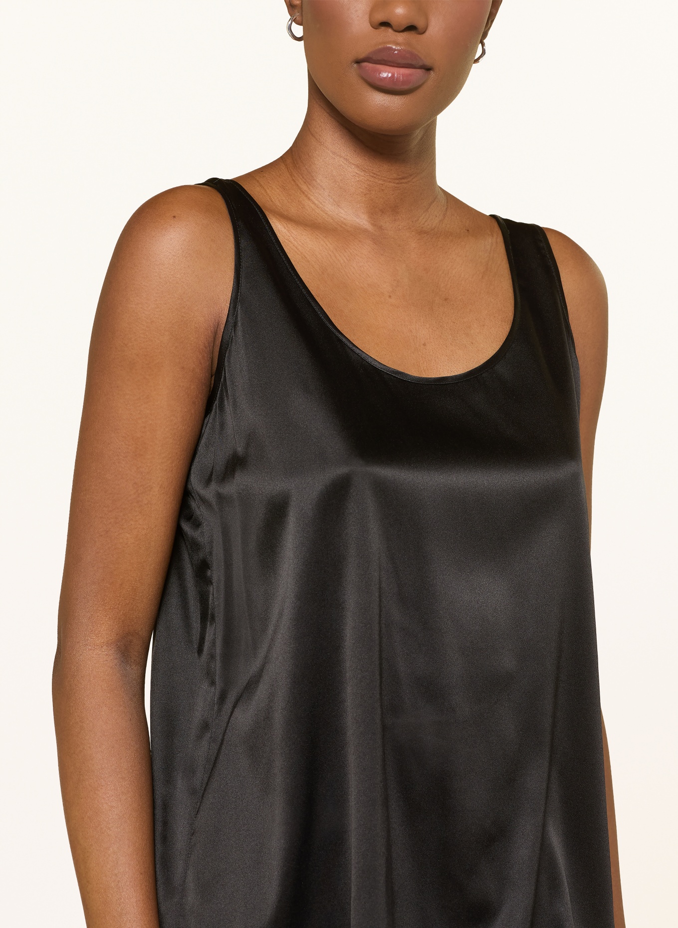 (THE MERCER) N.Y. Satynowa bluzka: CZARNY