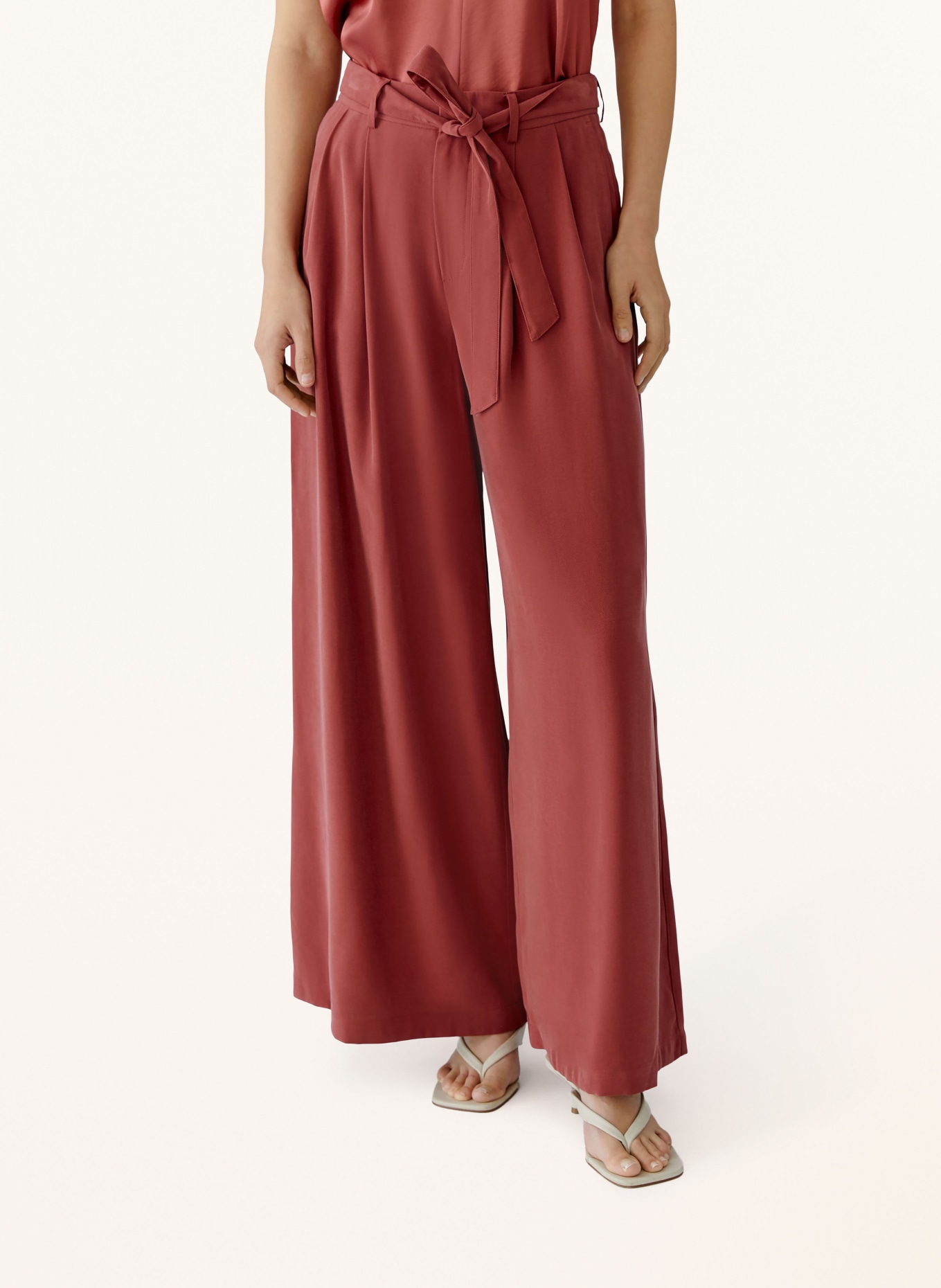 oui Marlenehose: DUNKELROT