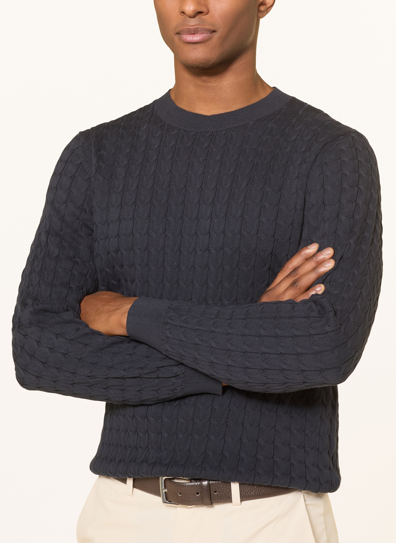 STROKESMAN'S svetr: TMAVĚ MODRÁ