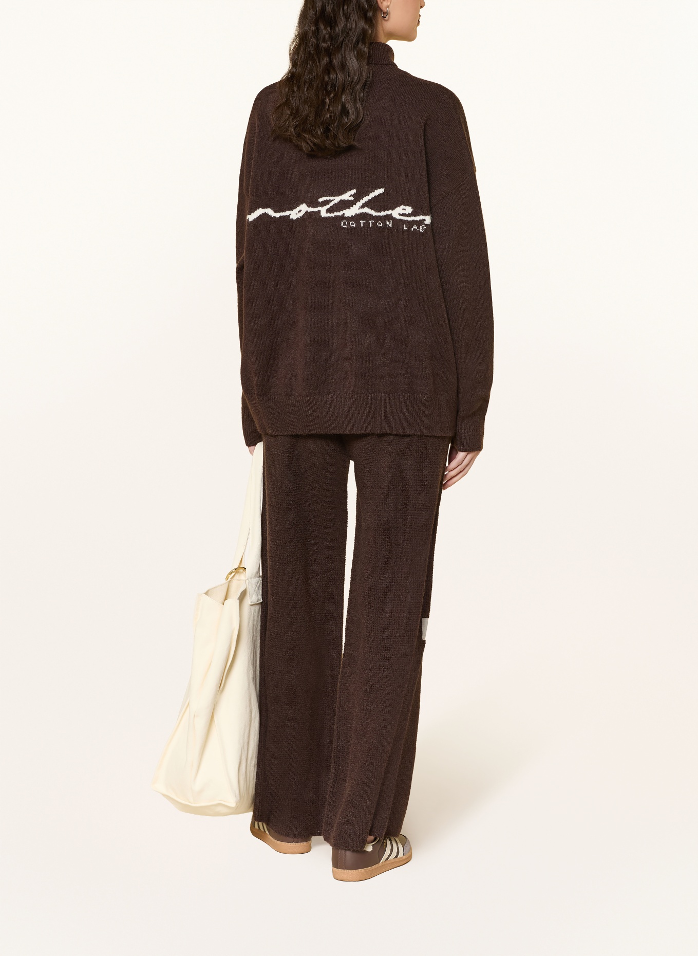 another COTTON LAB Sweter z golfem oversize: CIEMNOBRĄZOWY