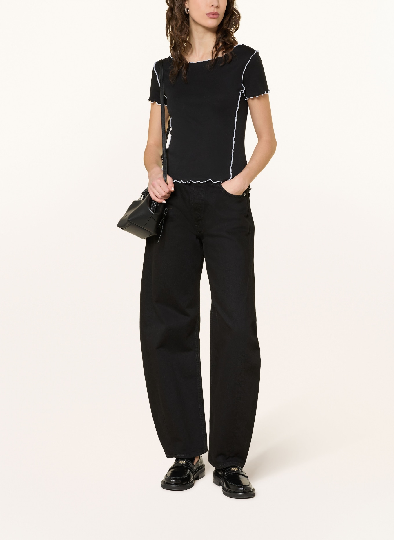 MRS & HUGS T-shirt: BLACK / WHITE