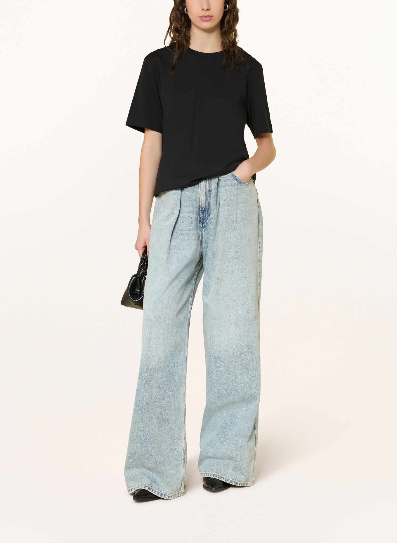 MRS & HUGS T-shirt: CZARNY