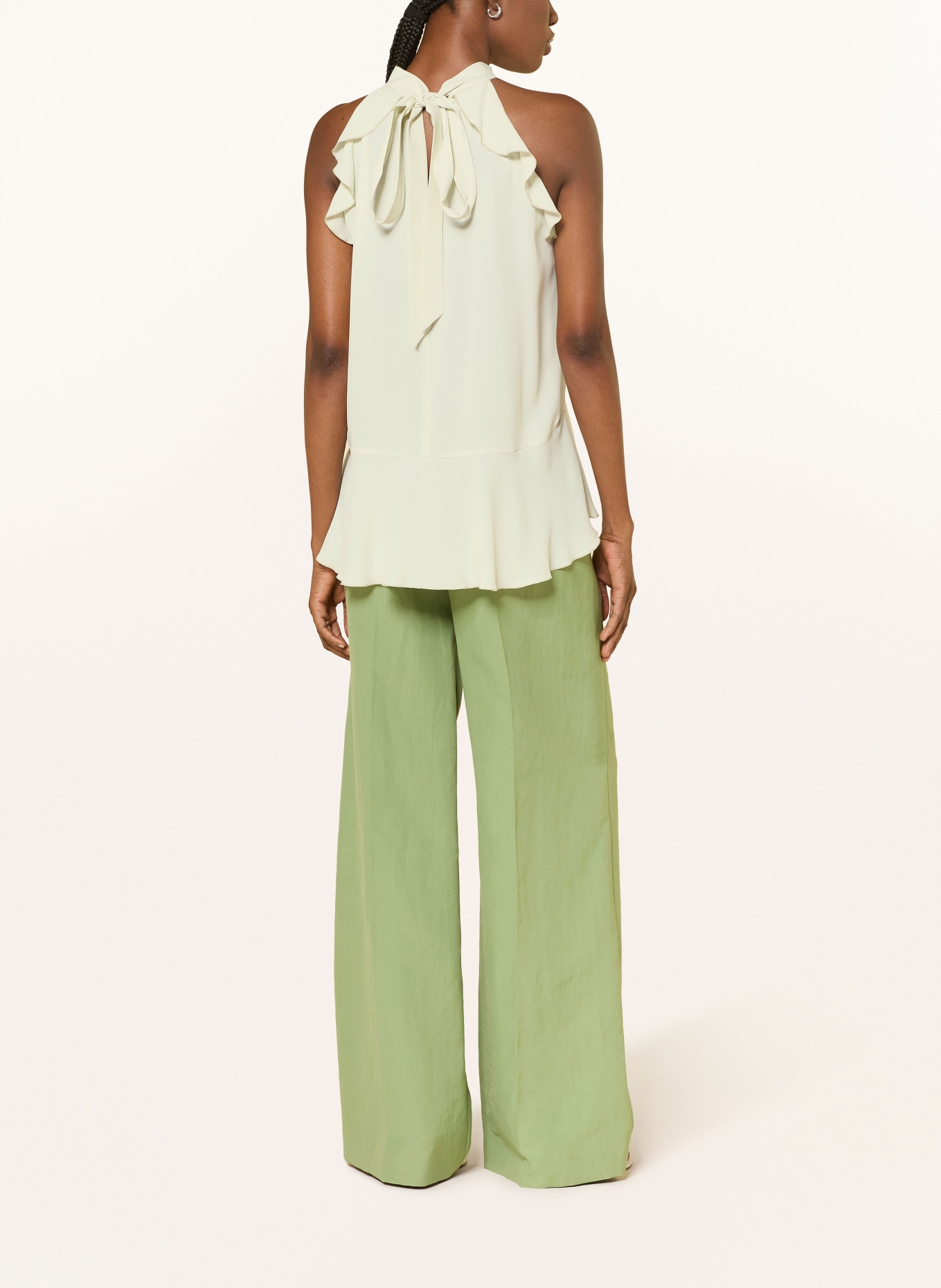 LUISA CERANO Halenka s hedvábím a volány: REŽNÁ