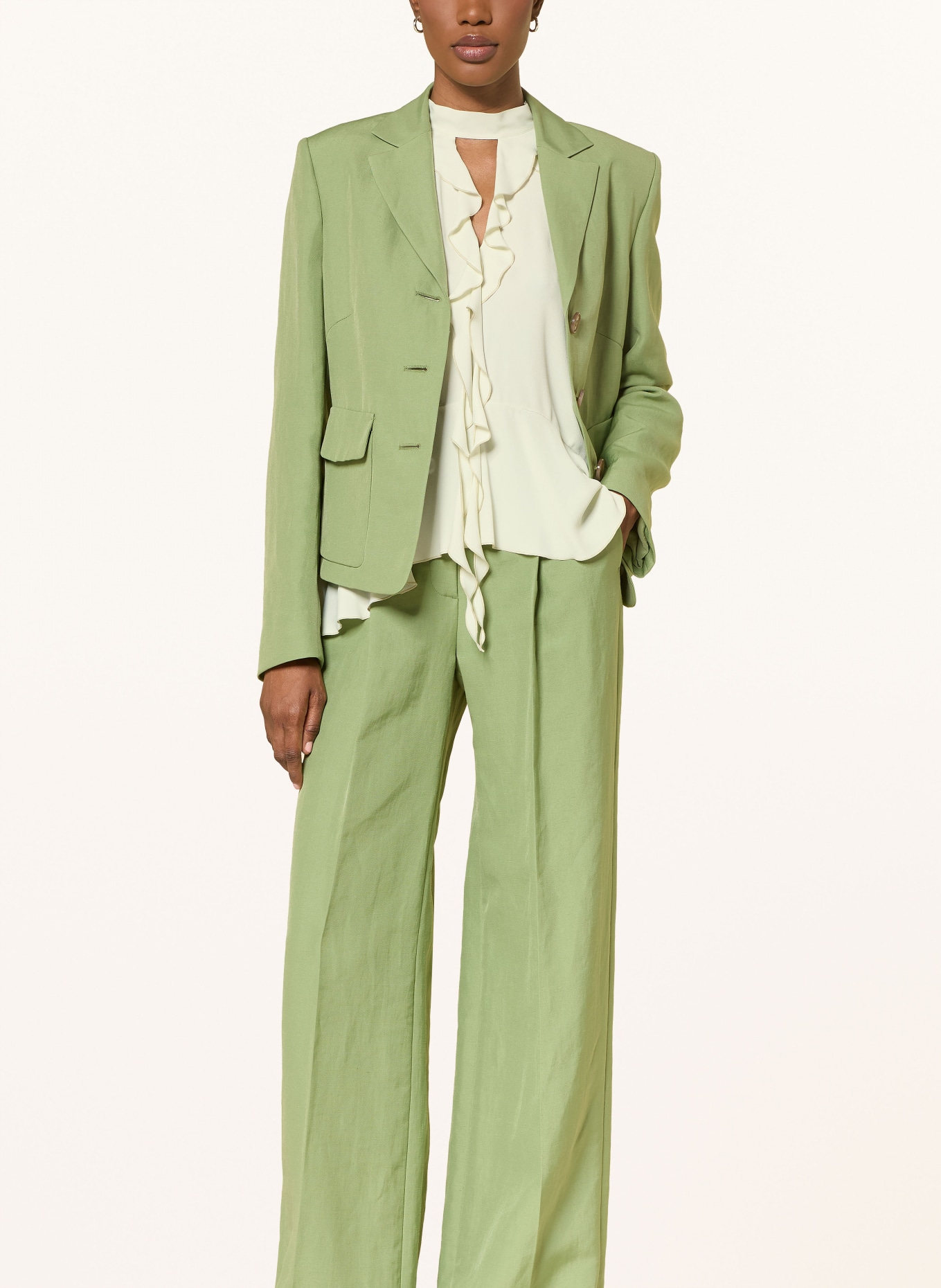 LUISA CERANO Halenka s hedvábím a volány: REŽNÁ