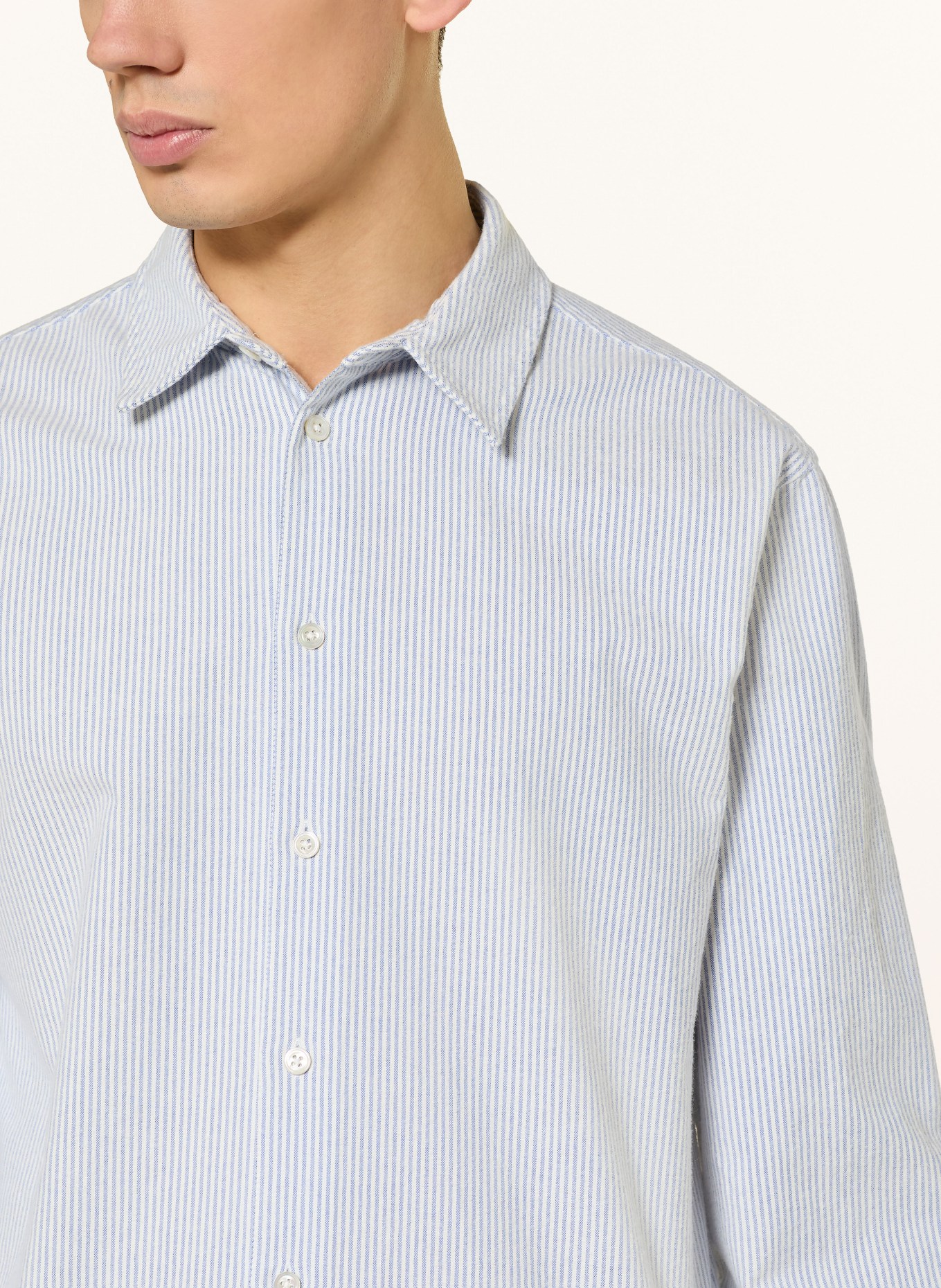 Juvia MARQ Regular Fit Shirt: LIGHT BLUE / WHITE