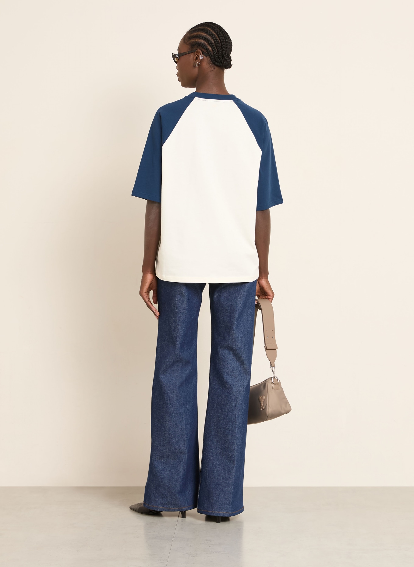 AMI PARIS tričko: TMAVĚ MODRÁ / KRÉMOVÁ