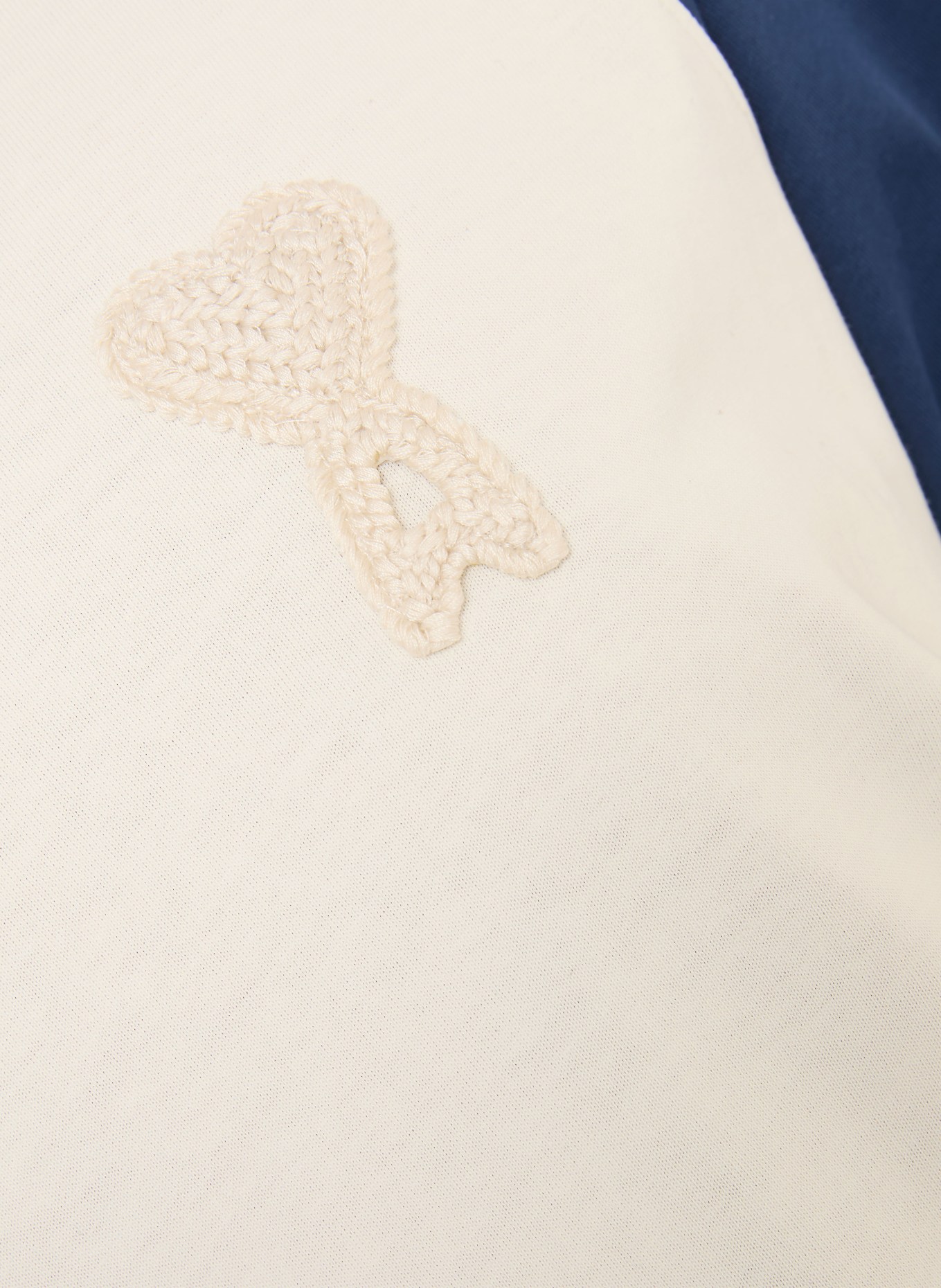 AMI PARIS tričko: TMAVĚ MODRÁ / KRÉMOVÁ