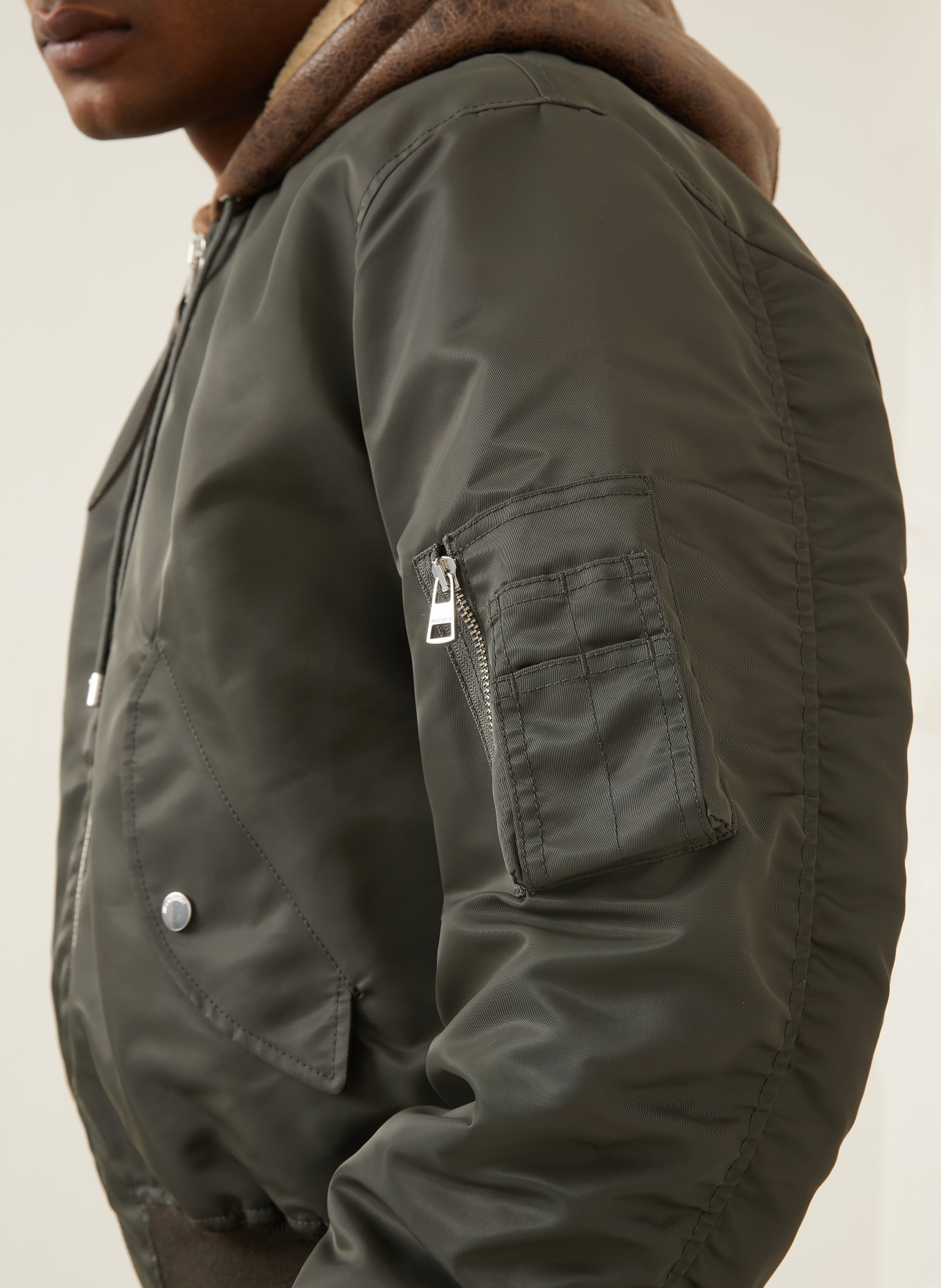 JW ANDERSON Jacke: KHAKI