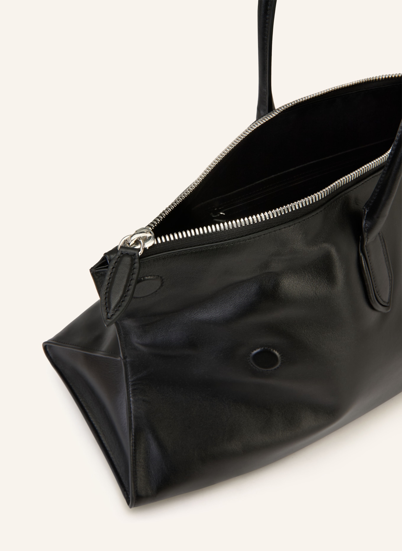 McQUEEN Torebka MANTA MAXI: CZARNY