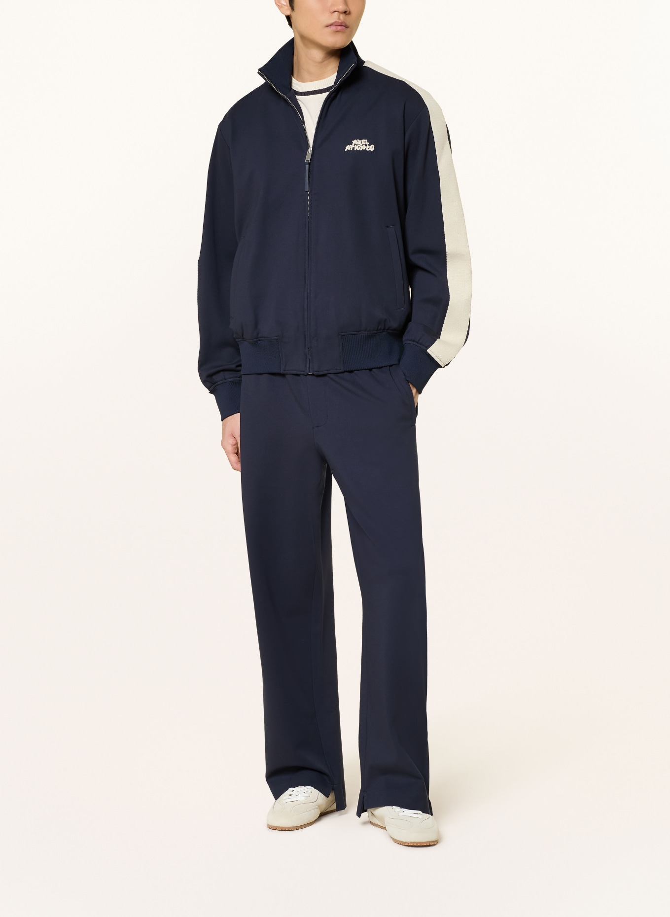 AXEL ARIGATO Track pants with braid stripes: DARK BLUE / CREAM