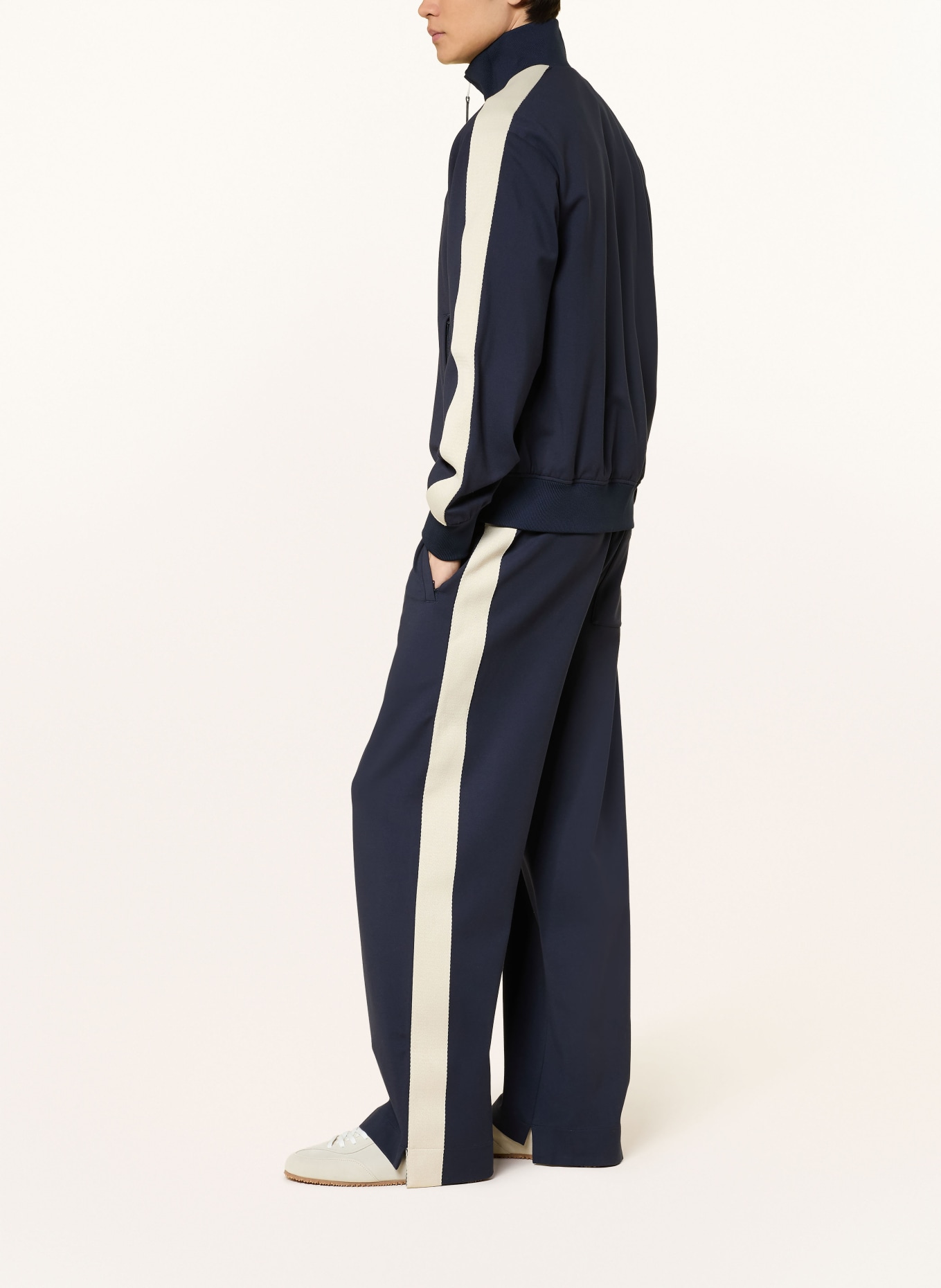 AXEL ARIGATO Track pants with braid stripes: DARK BLUE / CREAM