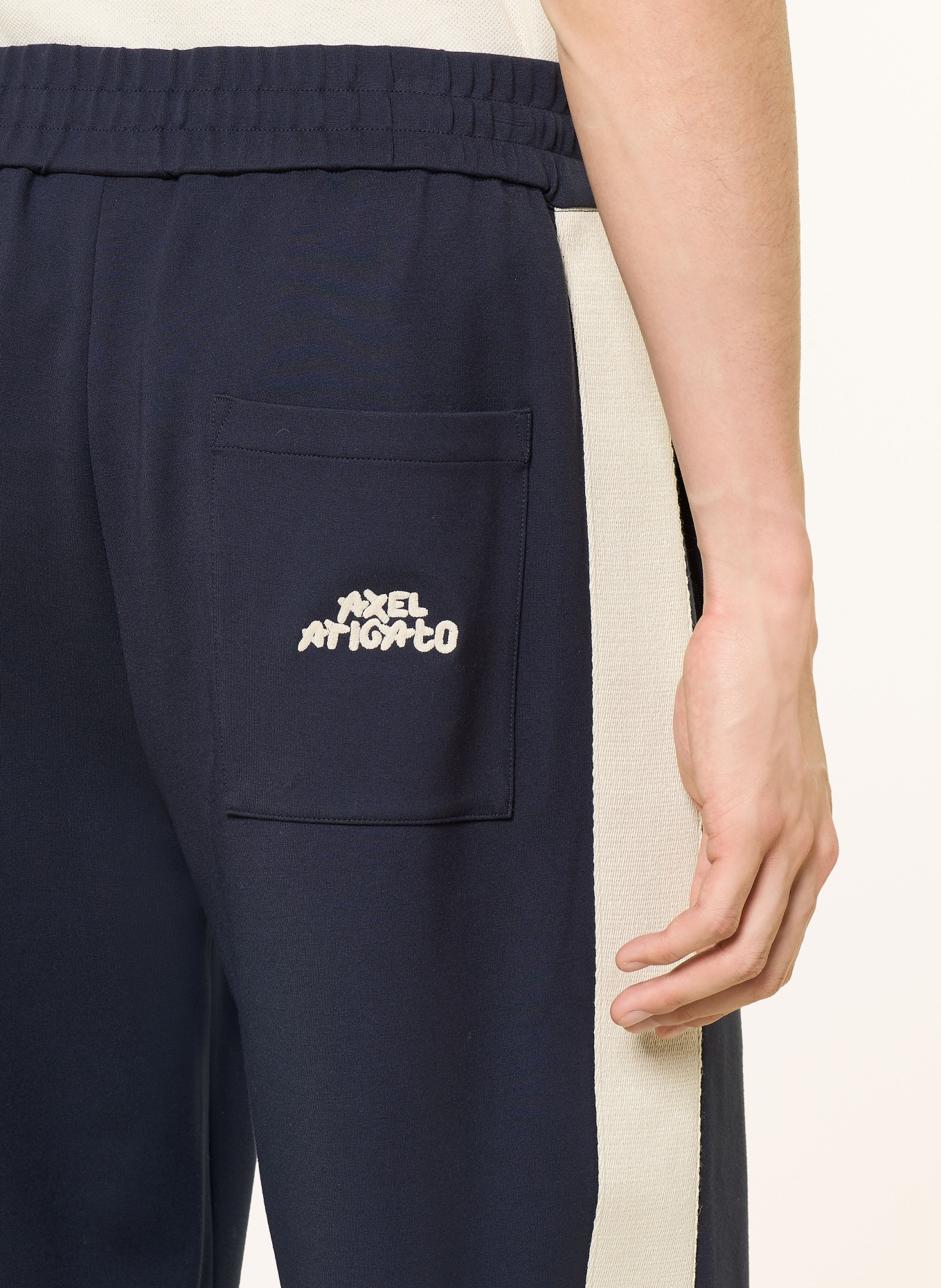 AXEL ARIGATO Track pants with braid stripes: DARK BLUE / CREAM