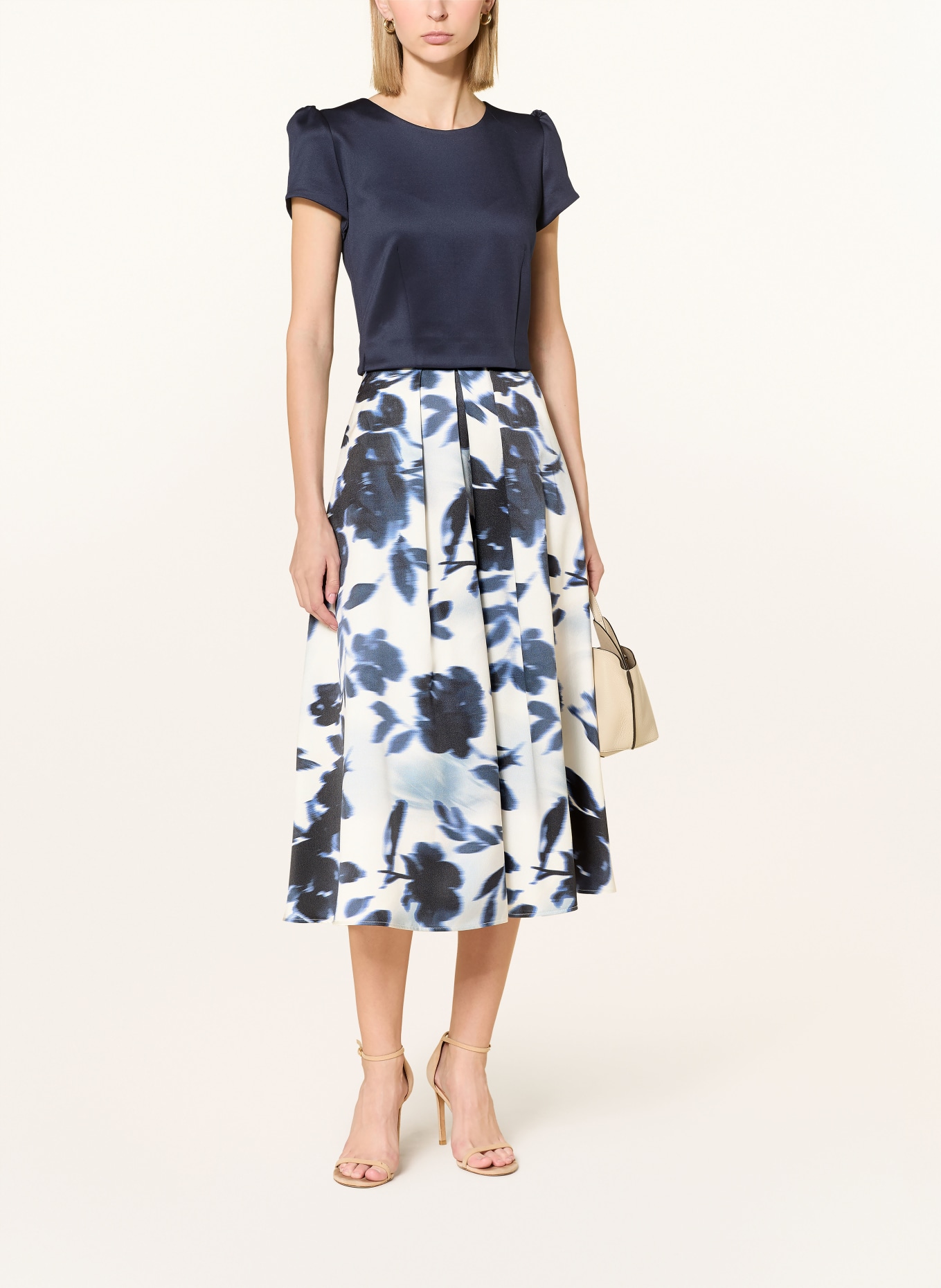 SWING Faltenrock: WEISS / DUNKELBLAU