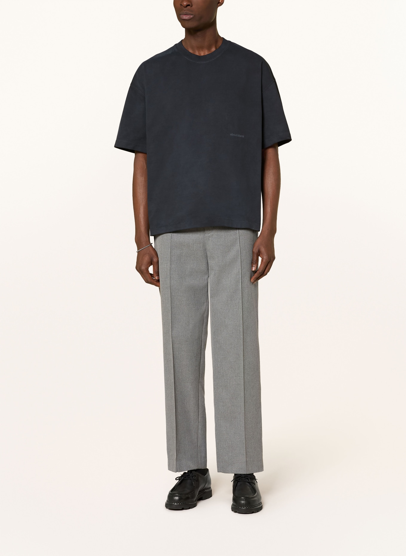 about:blank T-Shirt: SCHWARZ