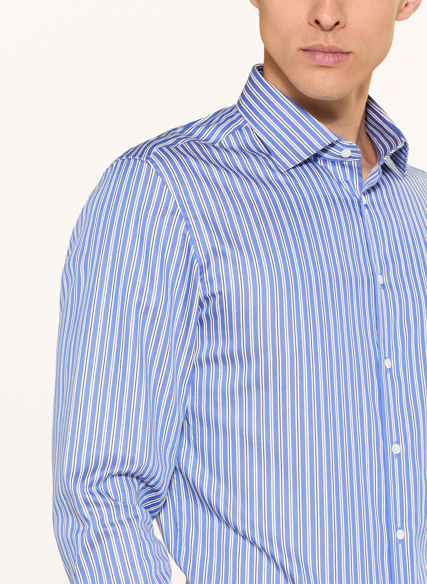 seidensticker Chemise en satin coupe slim: BLEU FONCÉ / BLANC