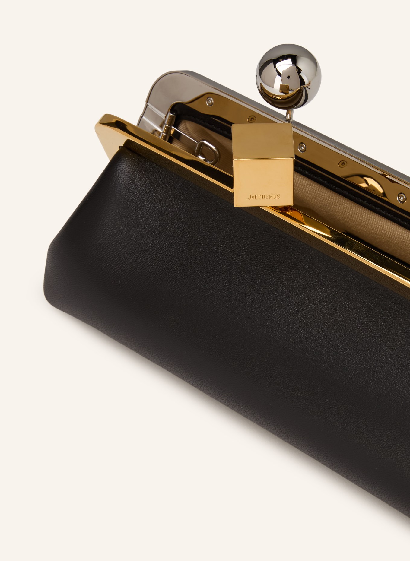 JACQUEMUS Clutch LA POCHETTE SALON: SCHWARZ / SILBER / GOLD