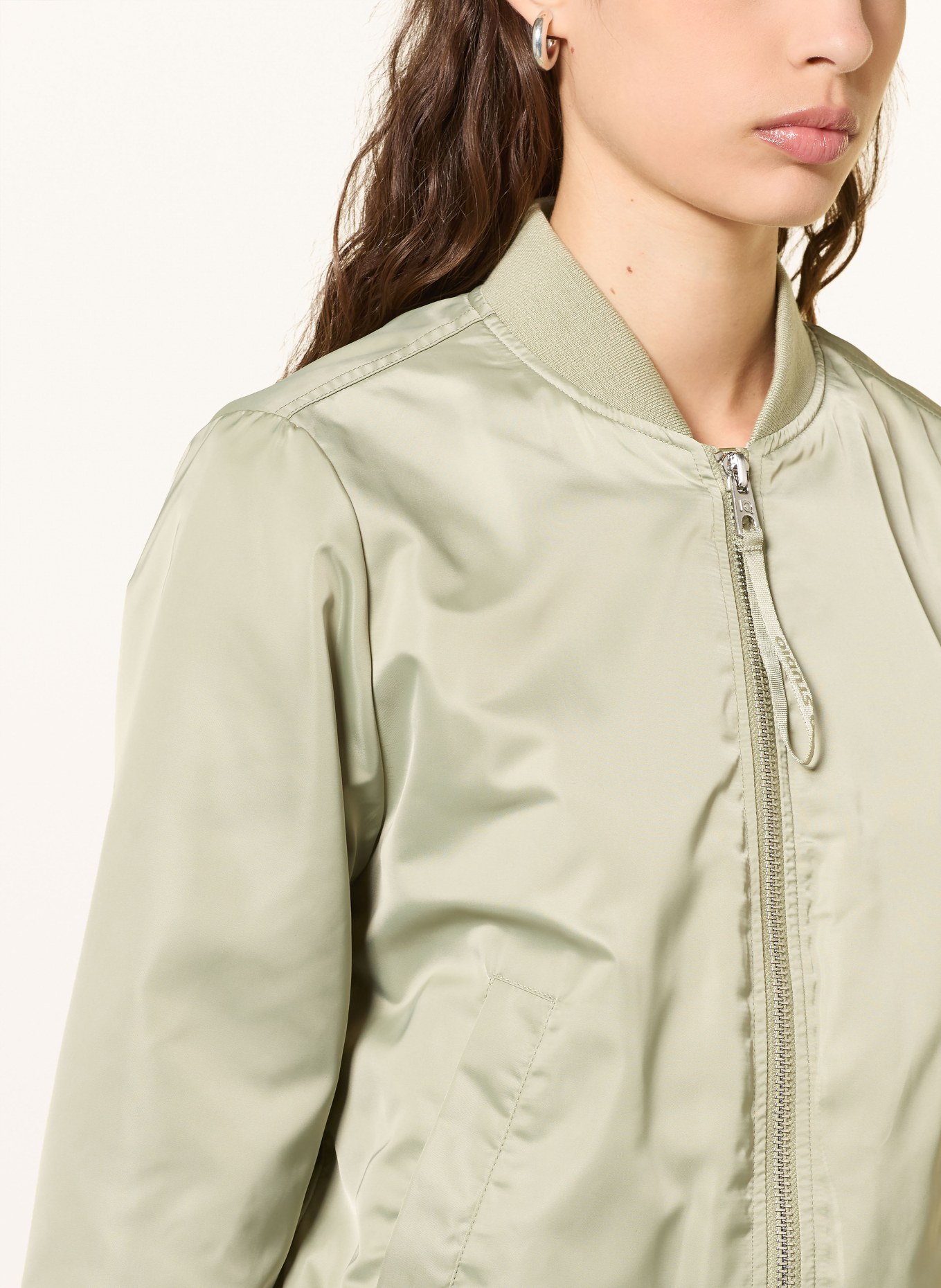 IQ STUDIO Saténová bunda: SVĚTLE ZELENÁ