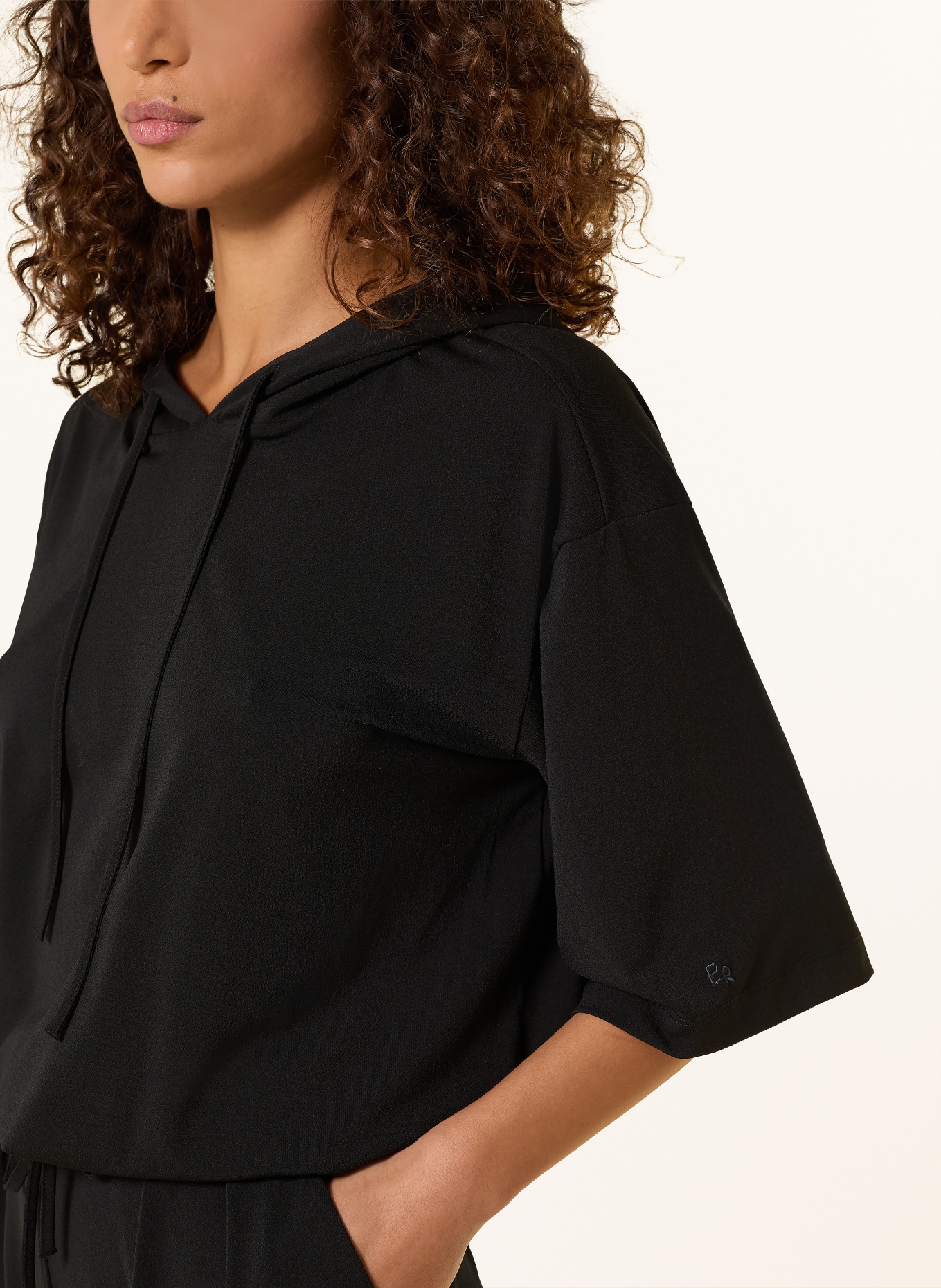 ELIAS RUMELIS Kombinezon LEONORI z wycięciem: CZARNY