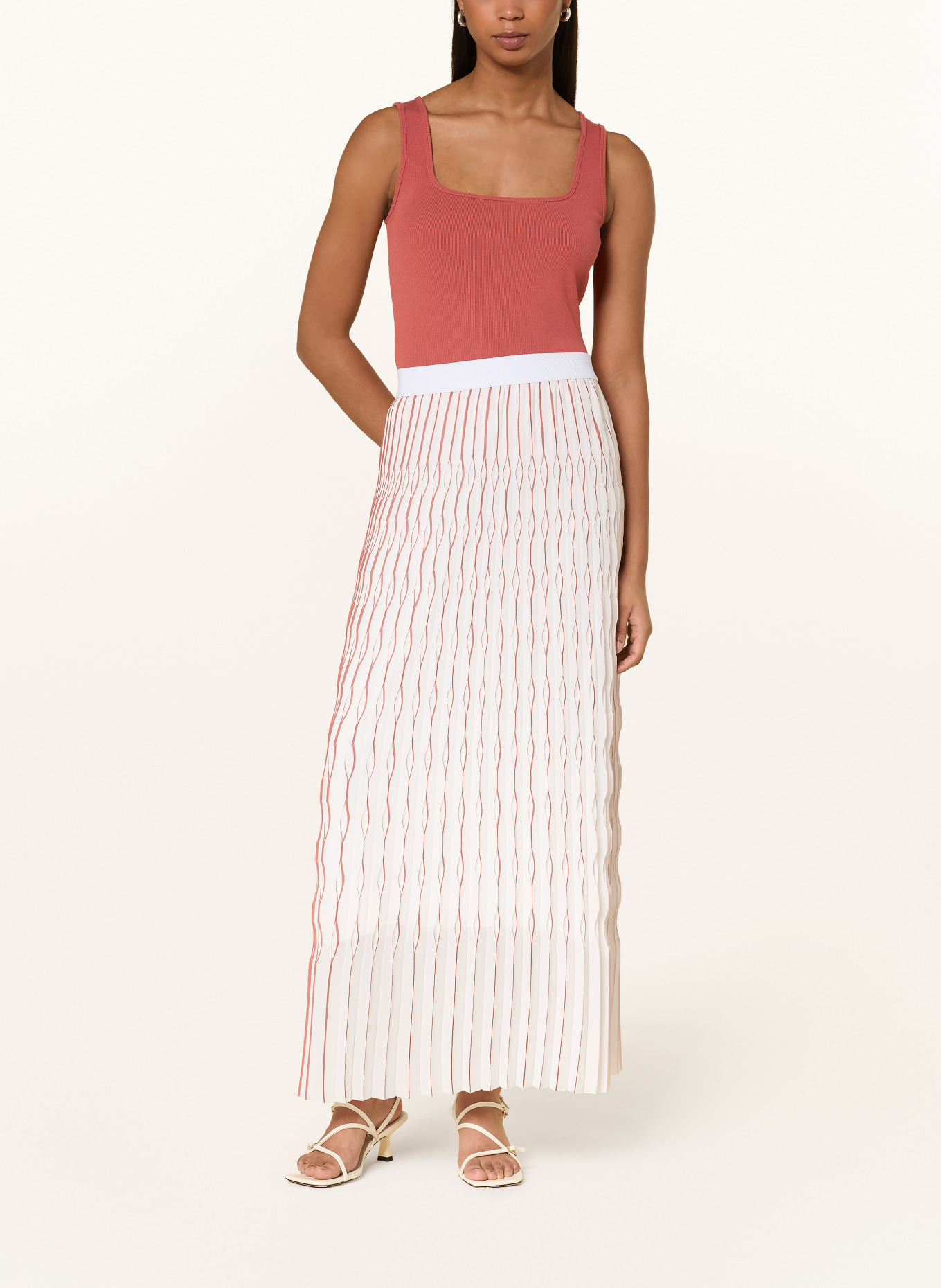 MARC CAIN plissérok: 488 etruscan red