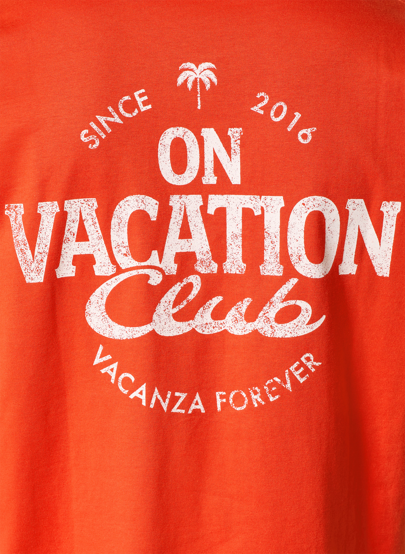 On Vacation T-Shirt: ROT
