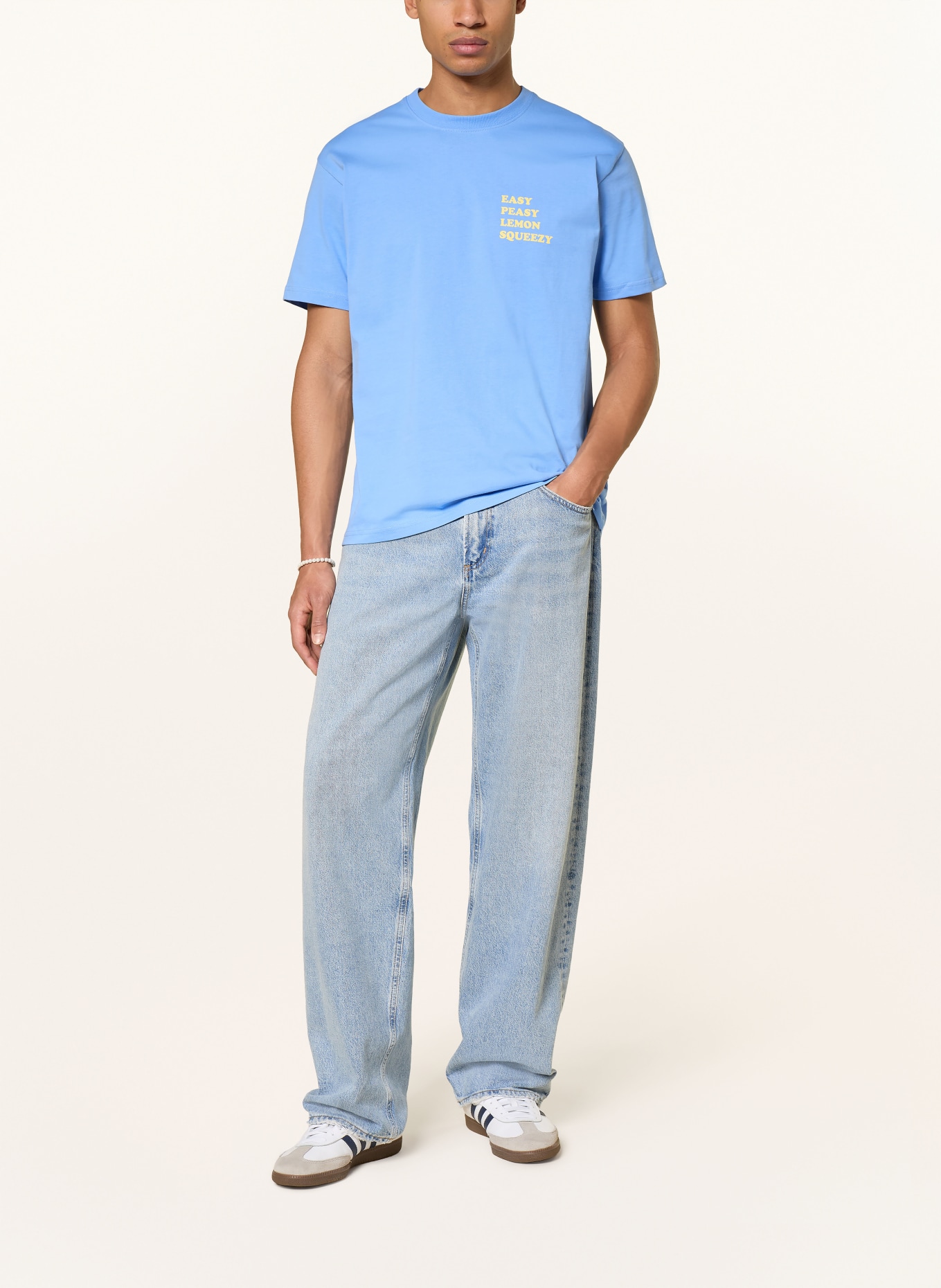 On Vacation T-Shirt: HELLBLAU