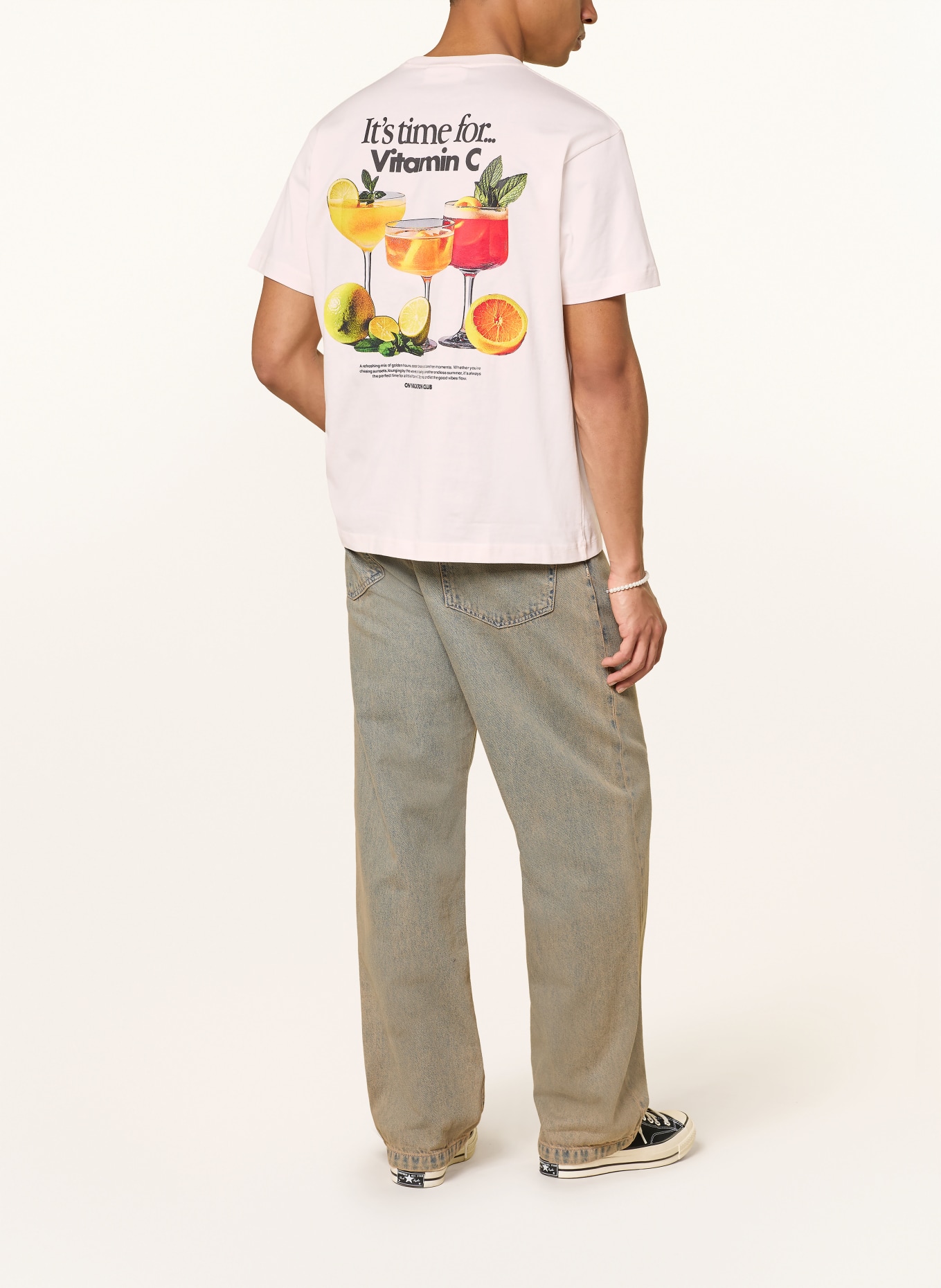 On Vacation T-Shirt: WEISS