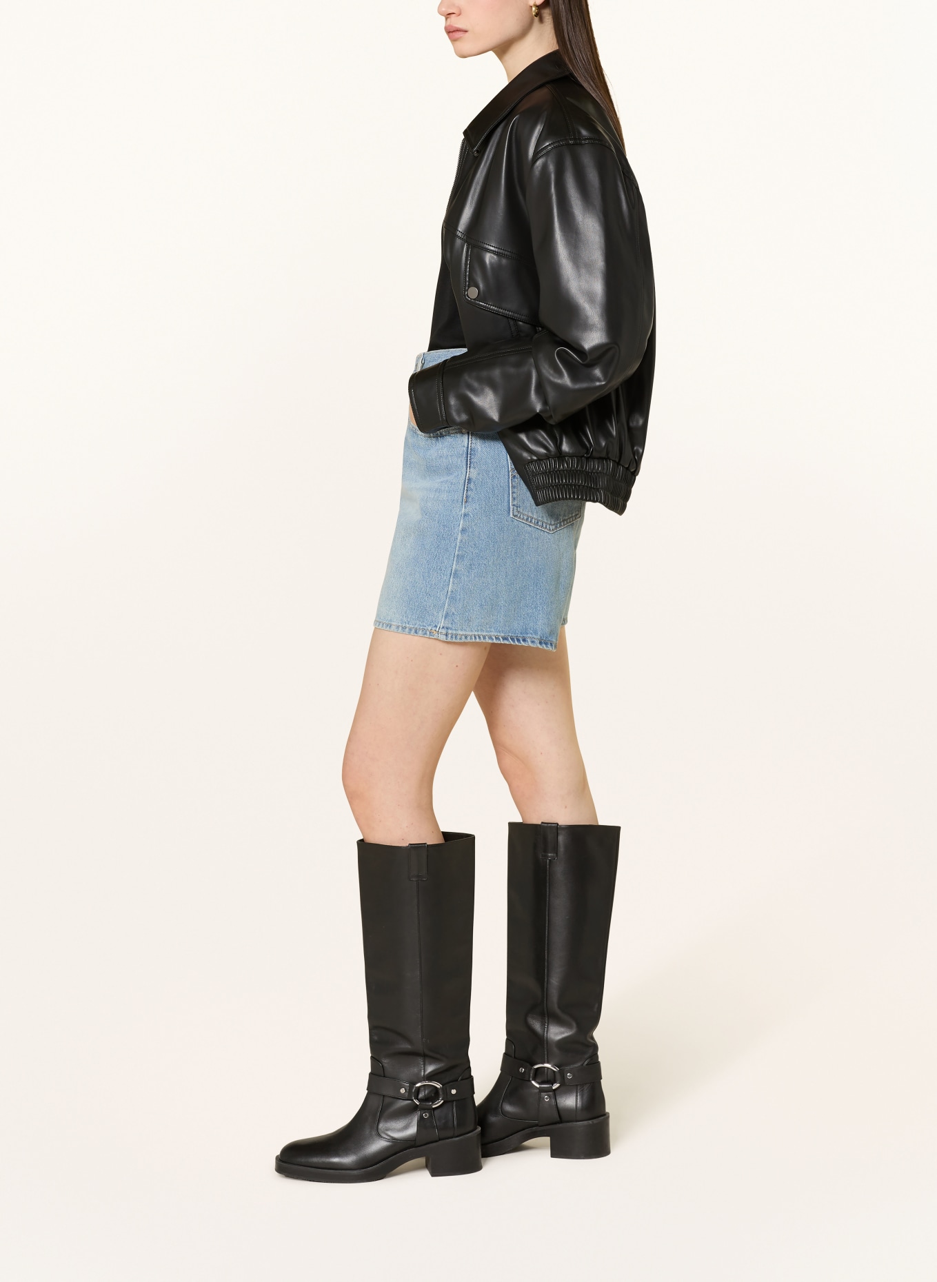 Levi's® Jeansshorts: 00 Med Indigo - Flat Finish