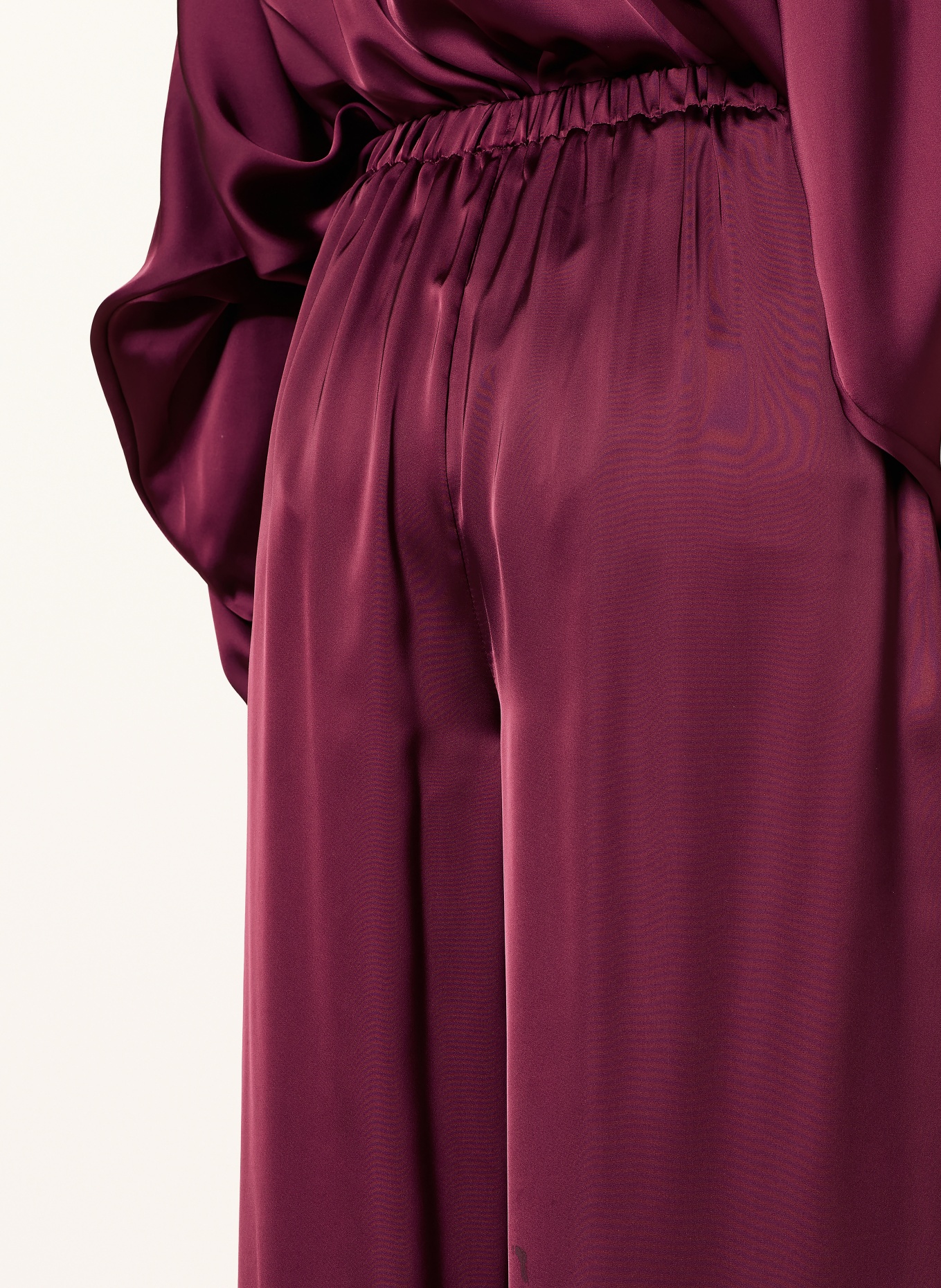 NORMA KAMALI Pantalon marlène en satin: ROUGE FONCÉ