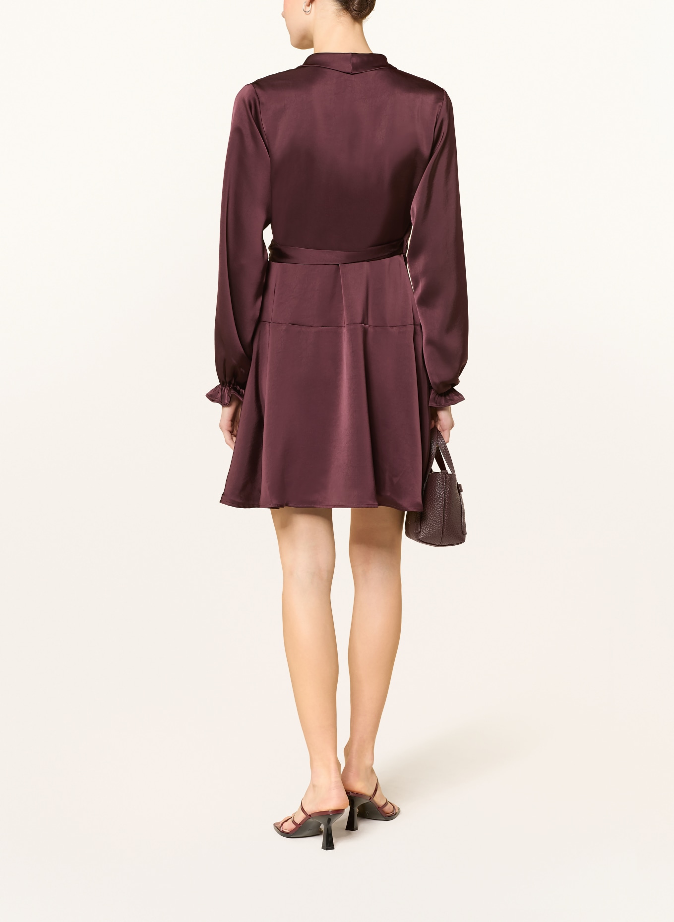 NEO NOIR Sukienka kopertowa COLBIE z satyny: FIOLETOWY