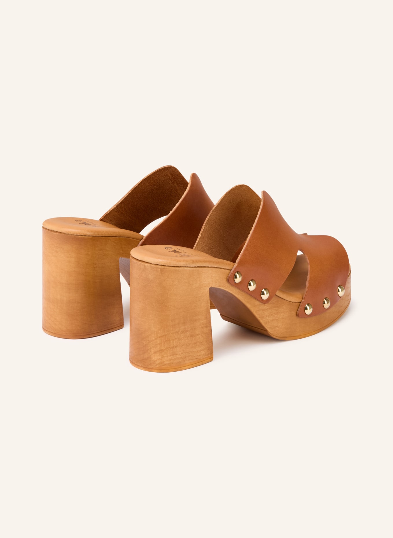 È MIA Mules with studs: BROWN