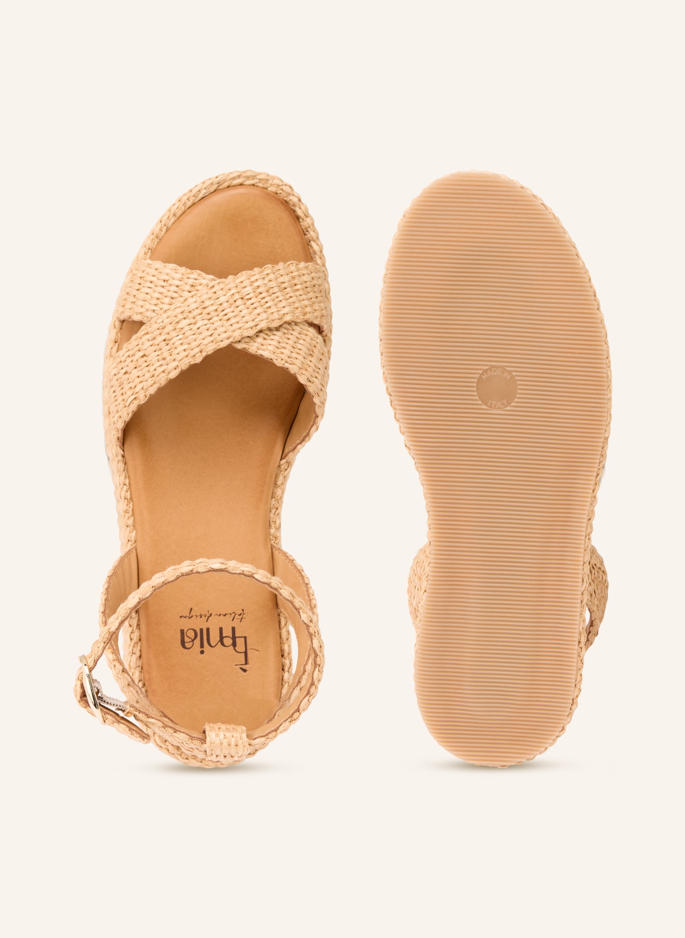 È MIA platform sandals: BEIGE