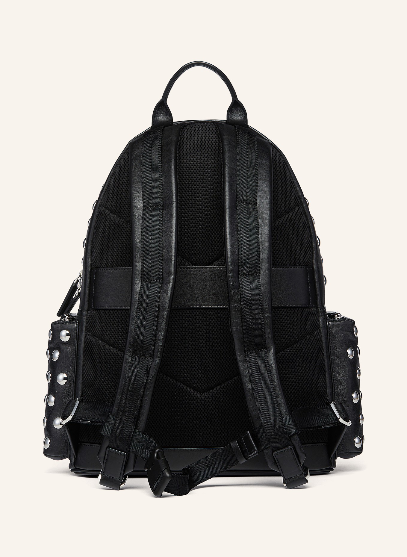 MCM Rucksack STARK mit Nieten und Laptop-Fach: SCHWARZ / SILBER
