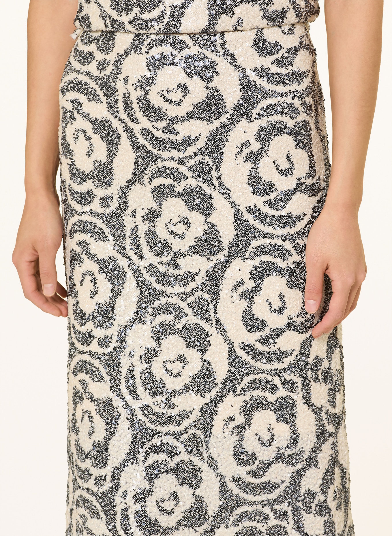 comma Rock mit Pailletten: CREME / DUNKELBLAU