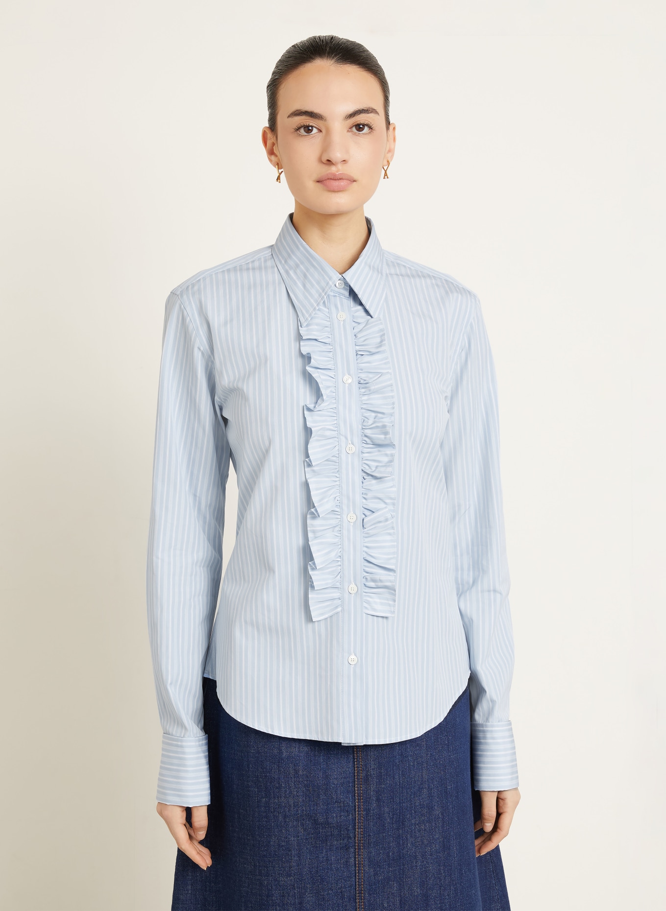 AMI PARIS Hemdbluse mit Rüschen: HELLBLAU / WEISS