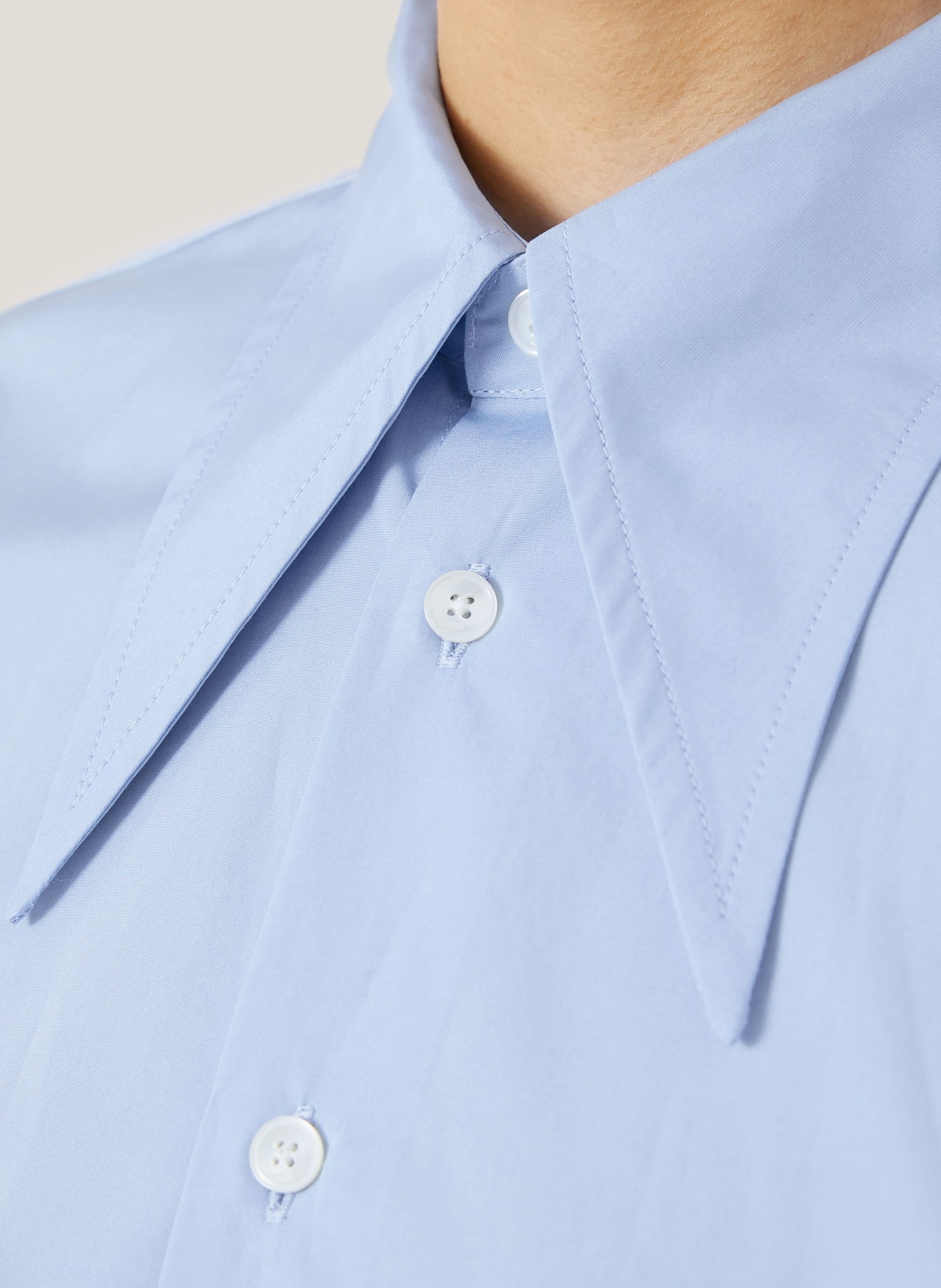 AMI PARIS Hemdbluse: HELLBLAU