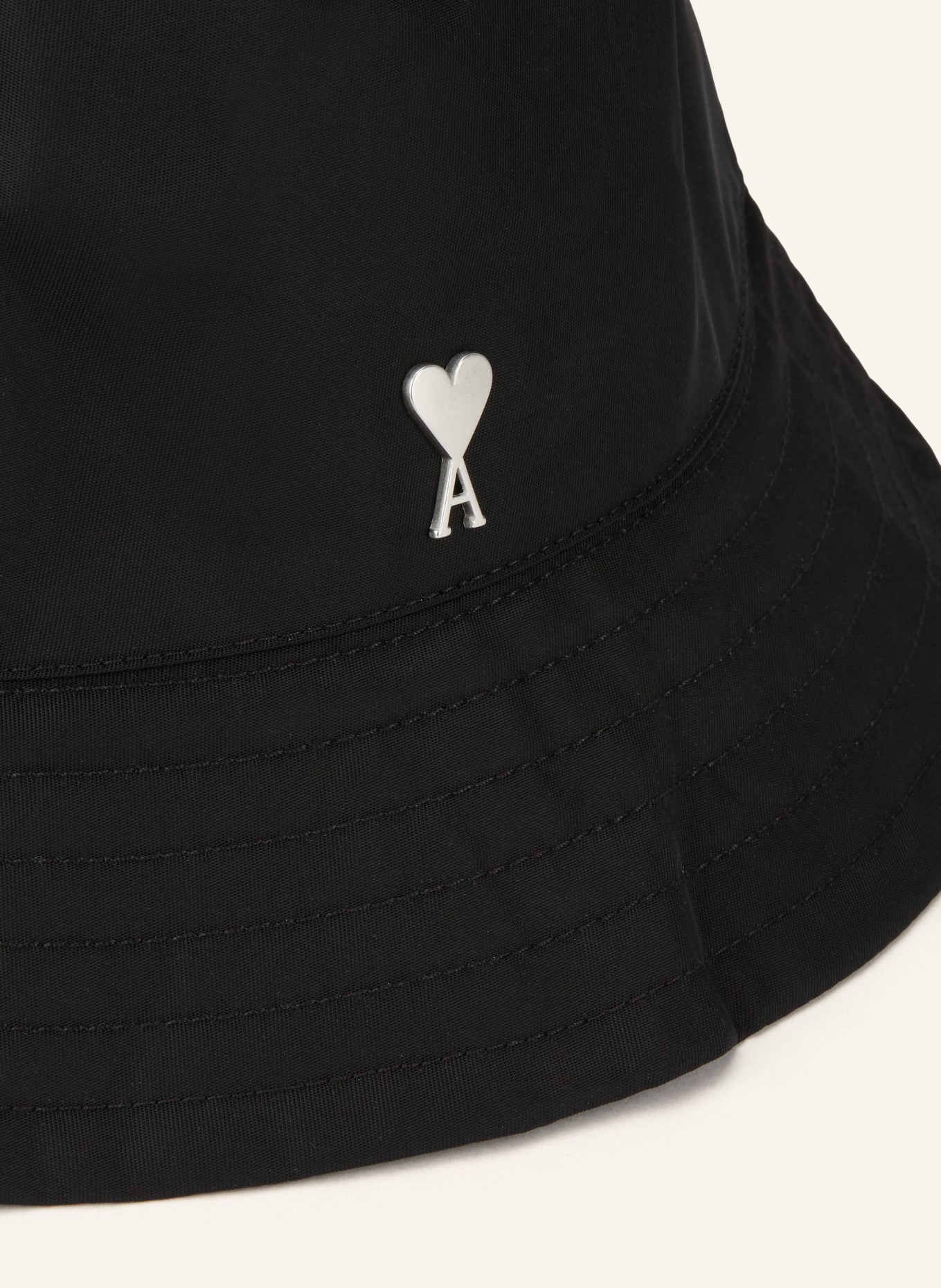 AMI PARIS Buckethoed: ZWART